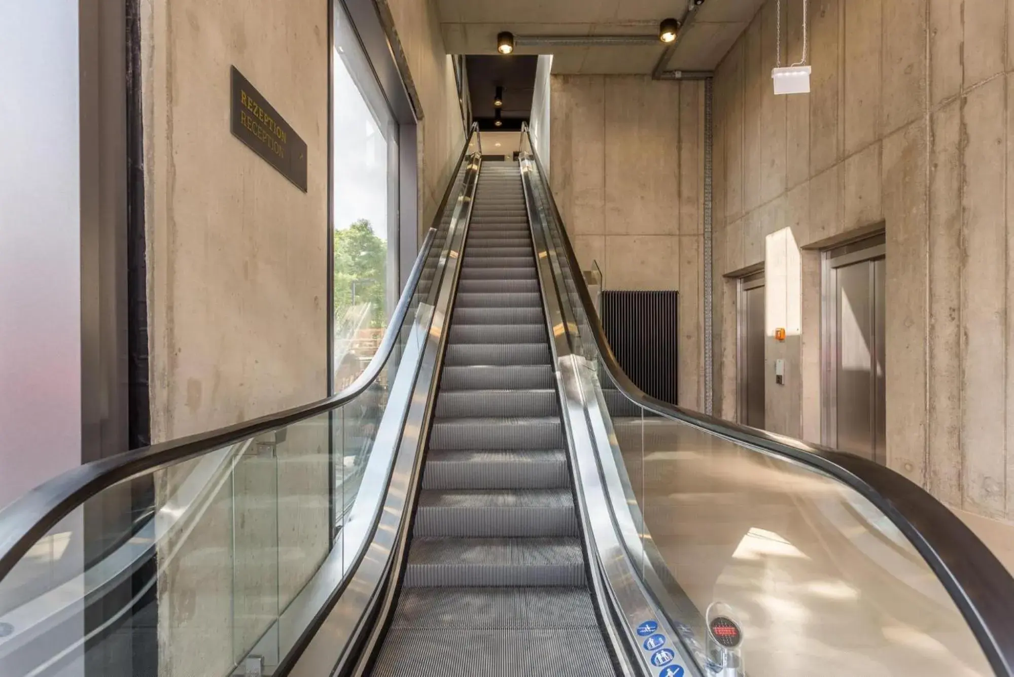 Property building in gambino hotel CINCINNATI Property building in gambino hotel CINCINNATI