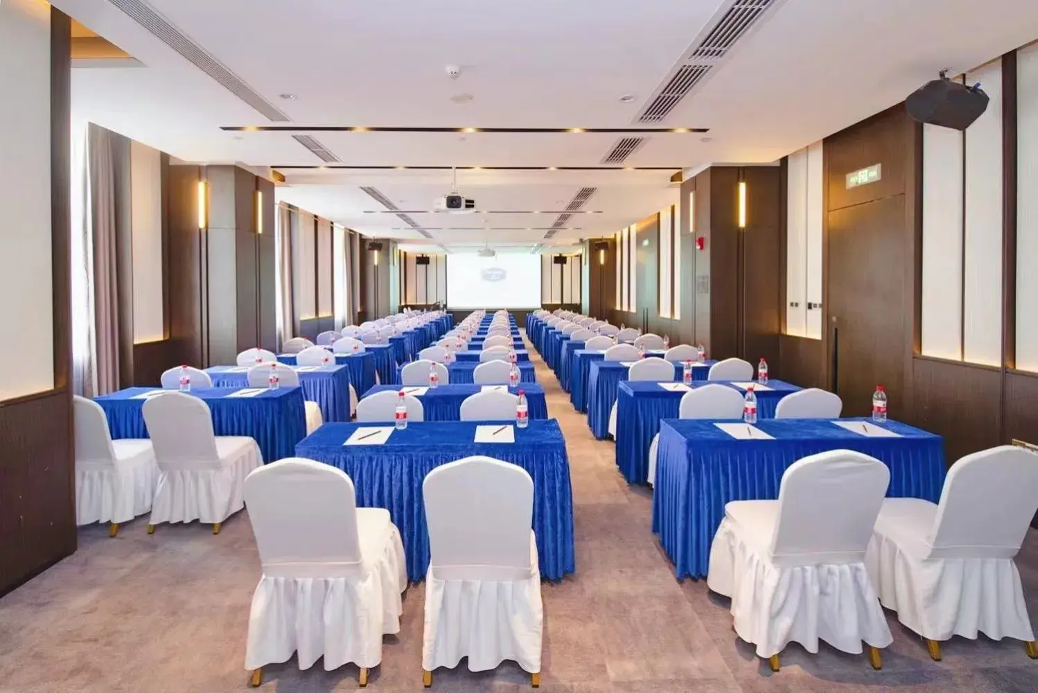 Meeting/conference room in Hampton By Hilton Shenzhen North Station