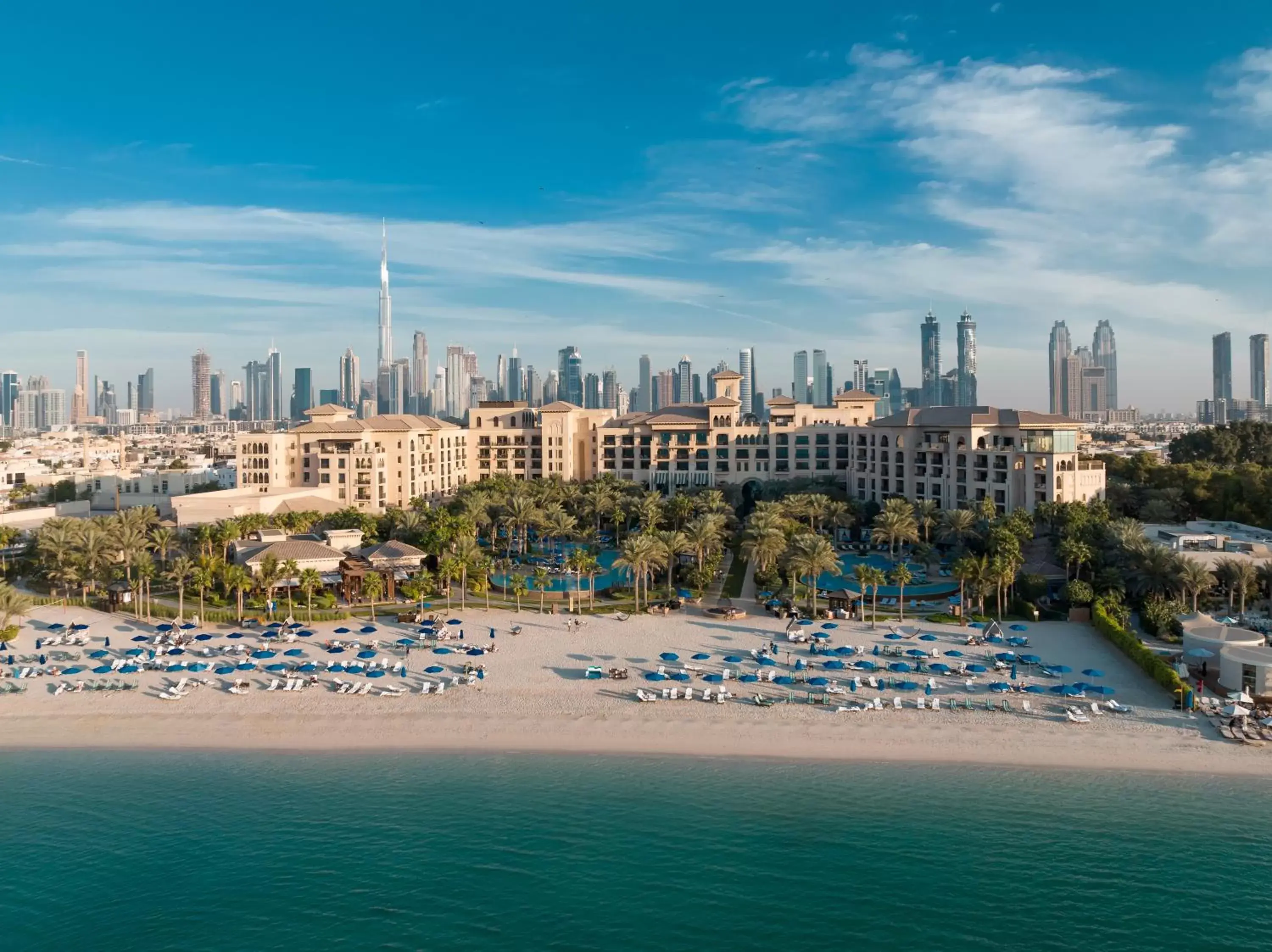 Property building, Bird's-eye View in Four Seasons Resort Dubai at Jumeirah Beach