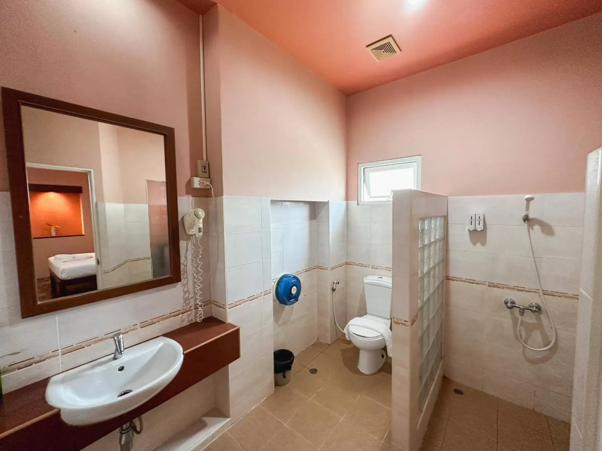 Bathroom in Suan Palm Garden View