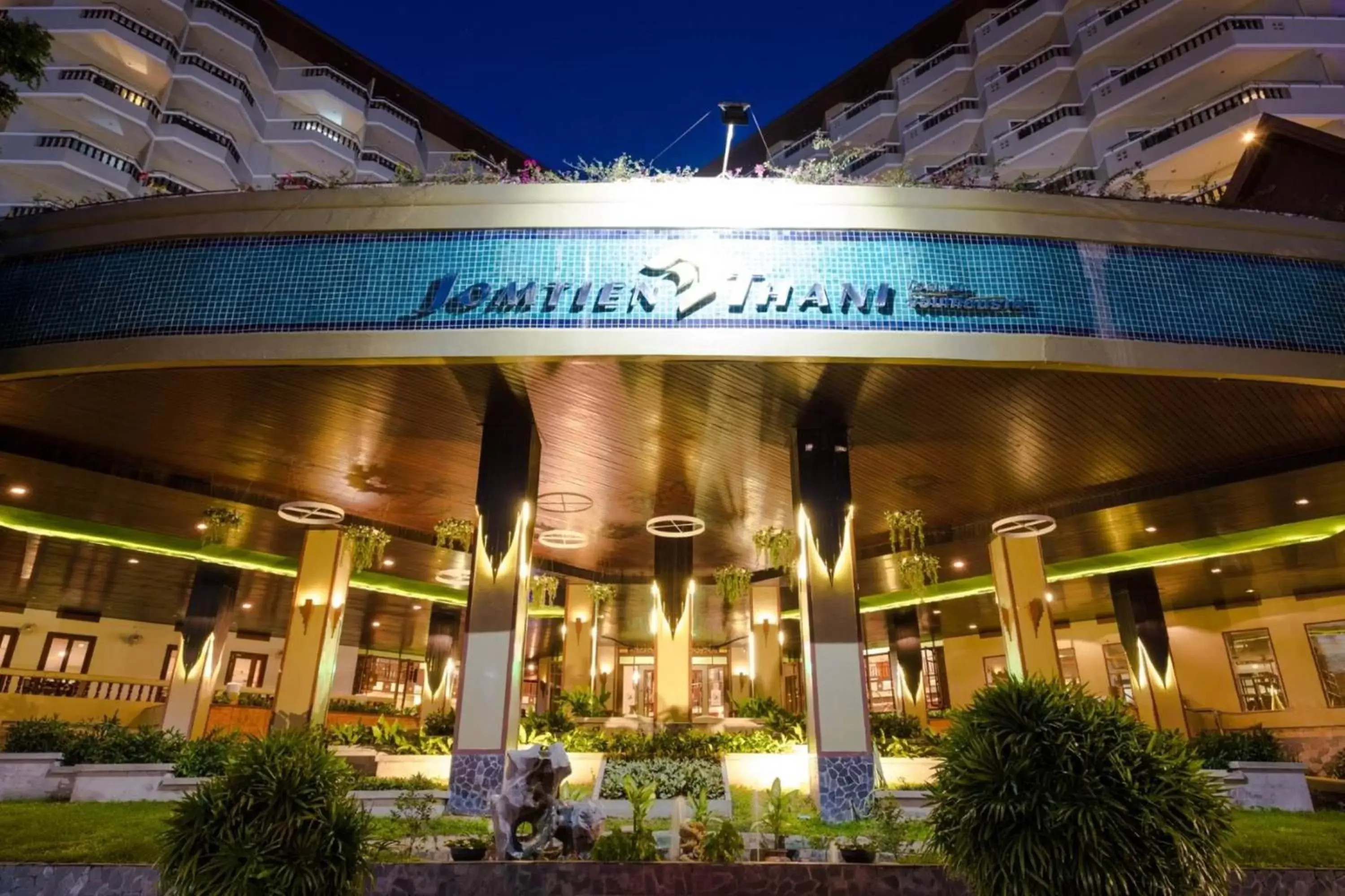 Facade/entrance in Jomtien Thani Hotel