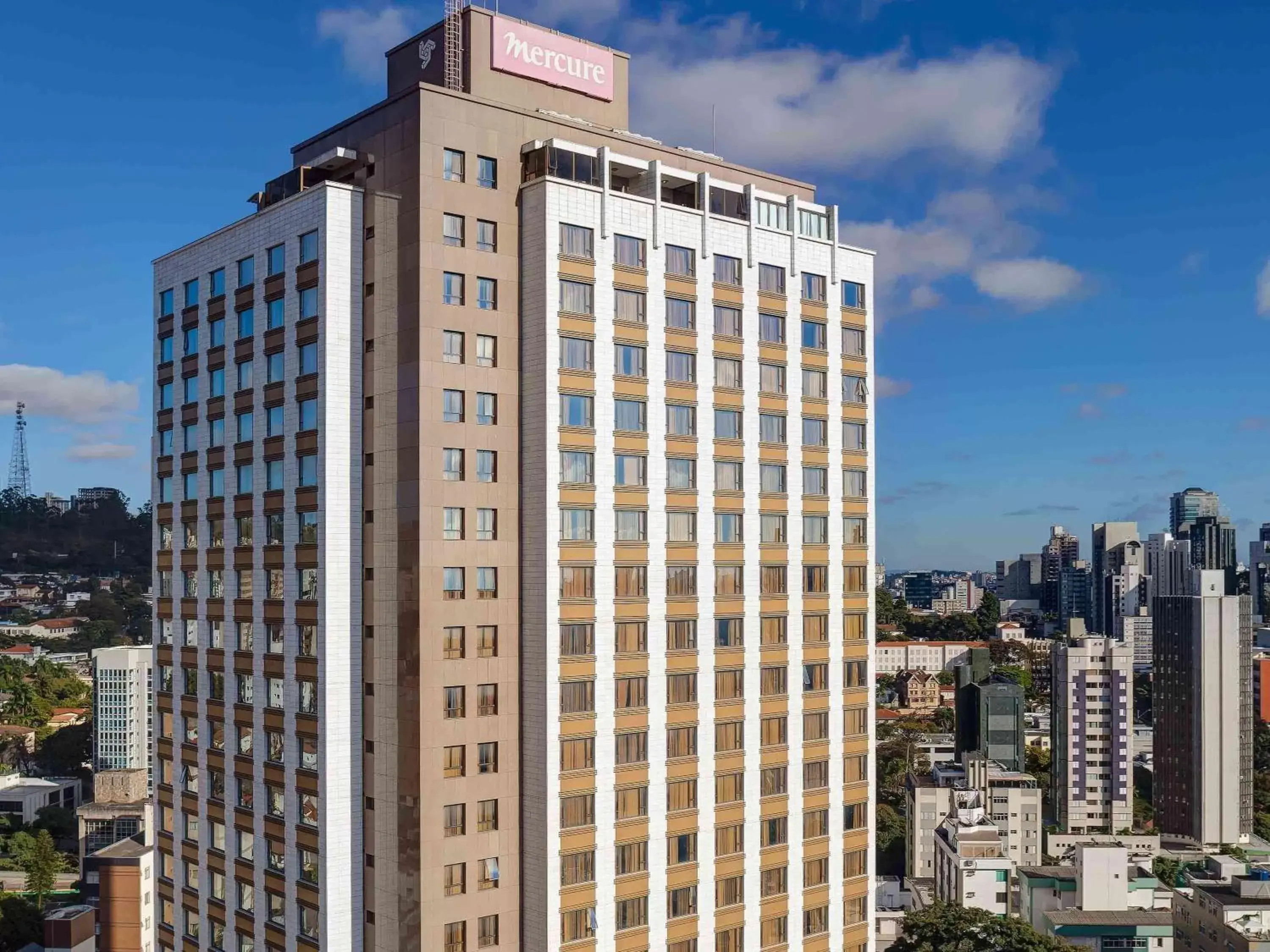 Property building in Mercure Belo Horizonte Lourdes