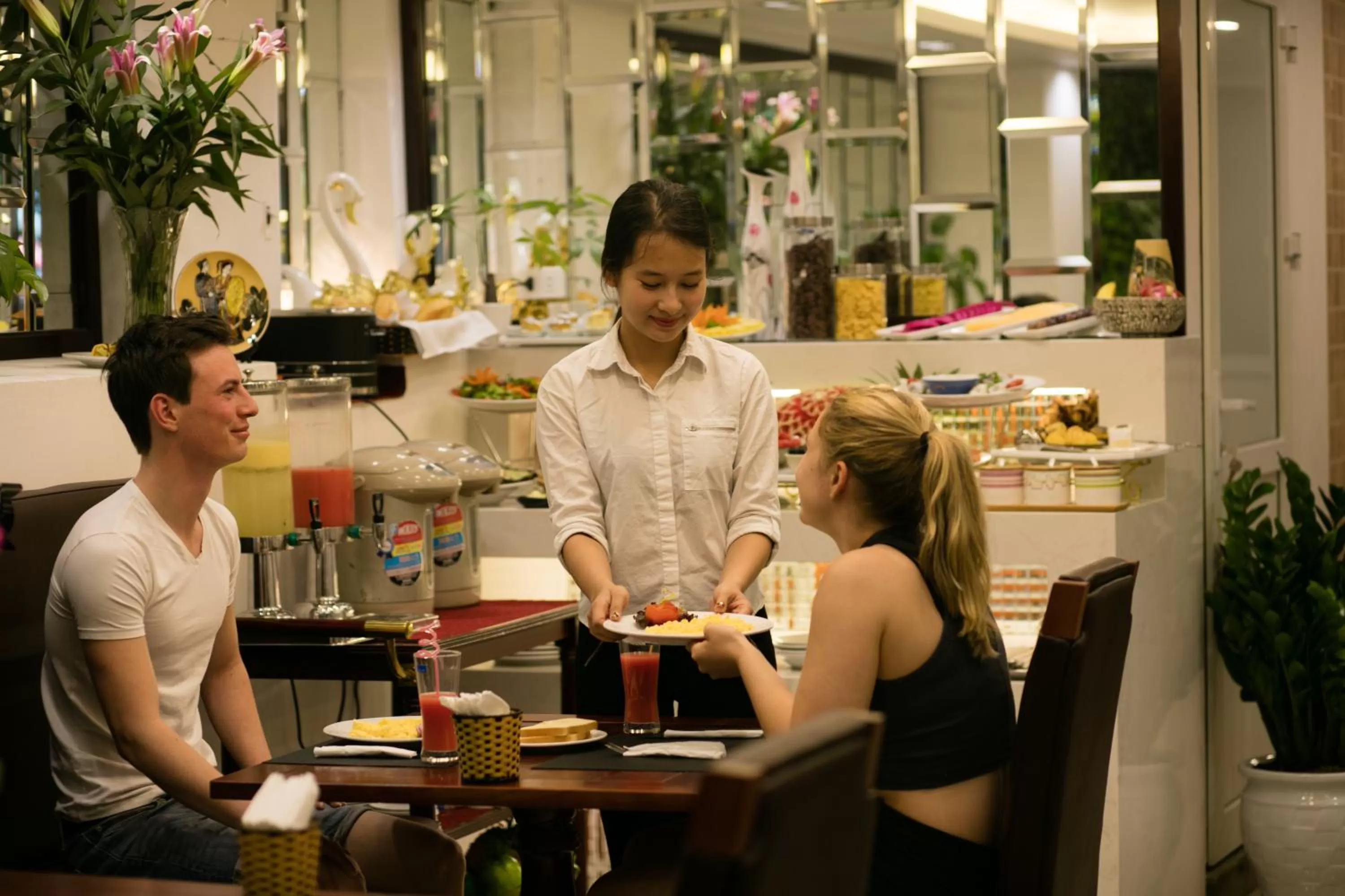 Restaurant/places to eat in Splendid Pearlight Hanoi