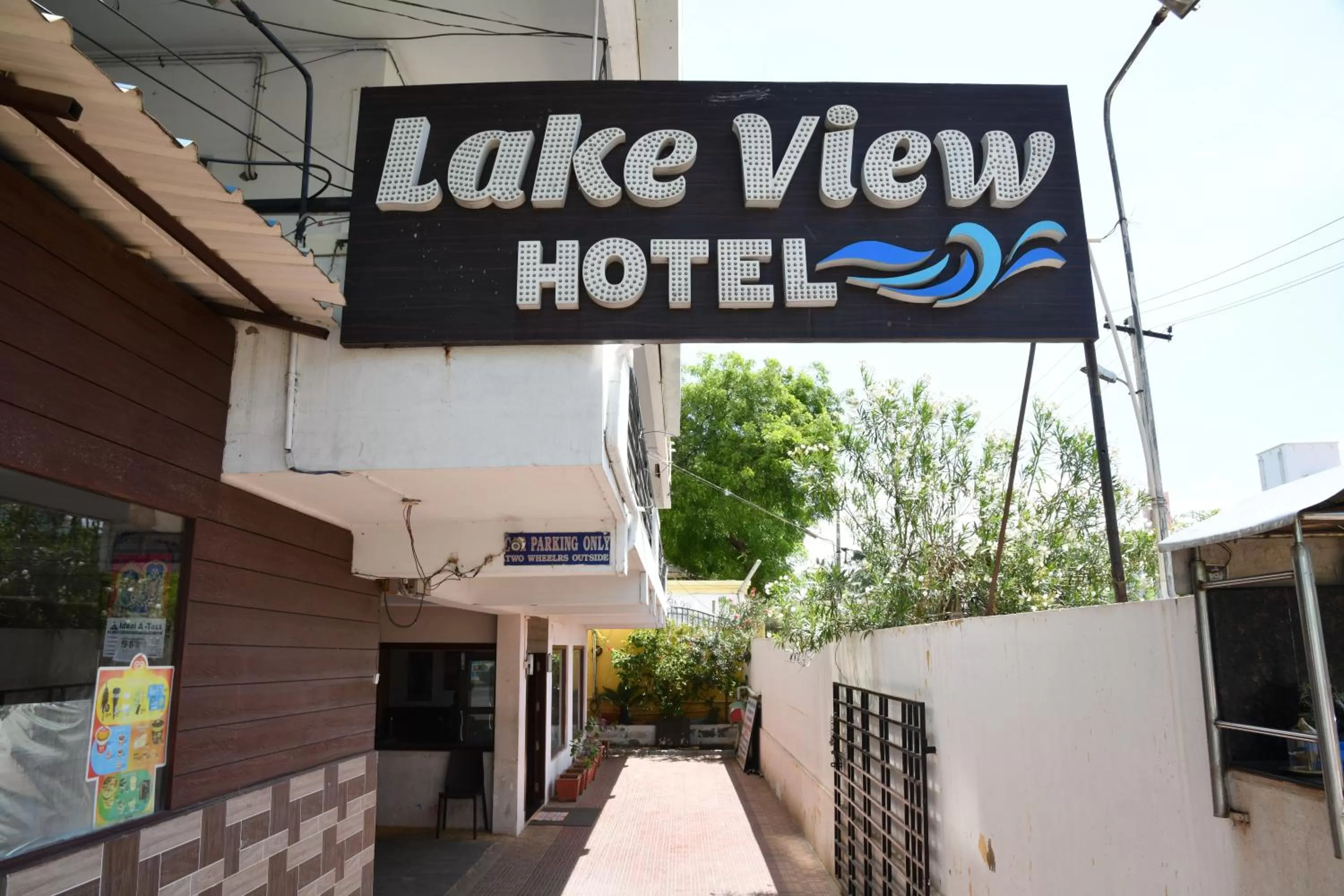 Lake View Hotel