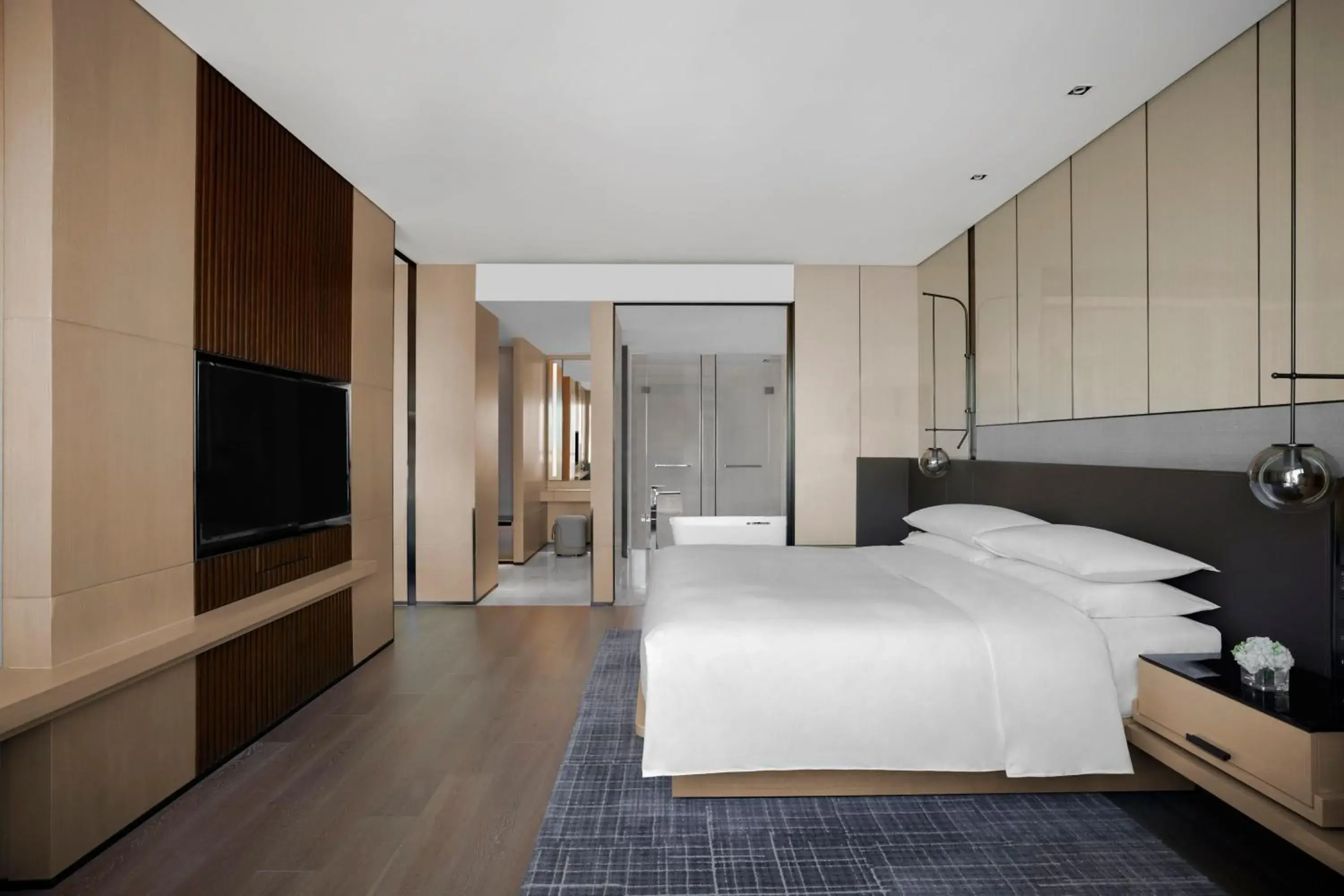 Bedroom, Bed in Shenyang Marriott Hotel