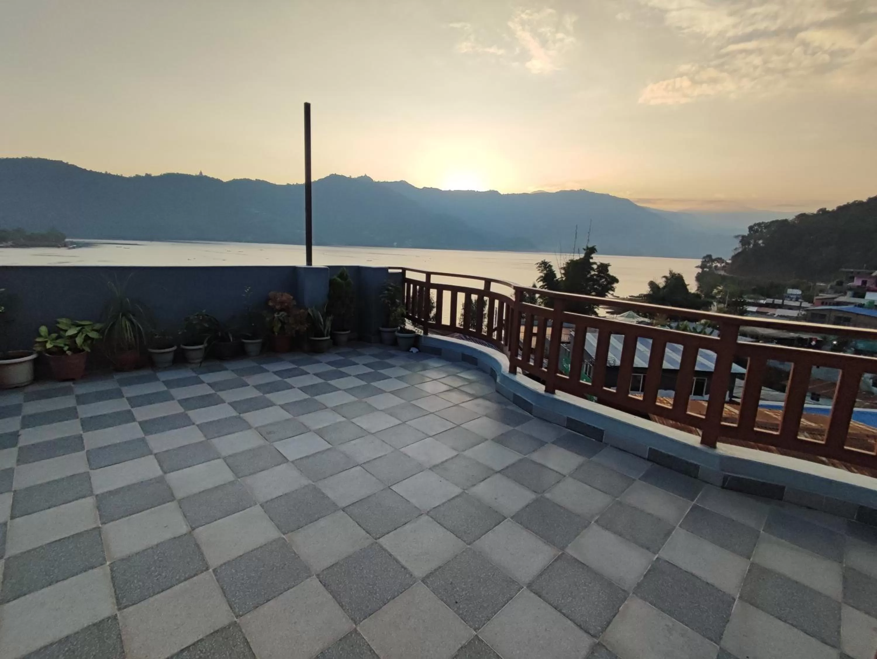 Lake view in Hotel Kajiinn