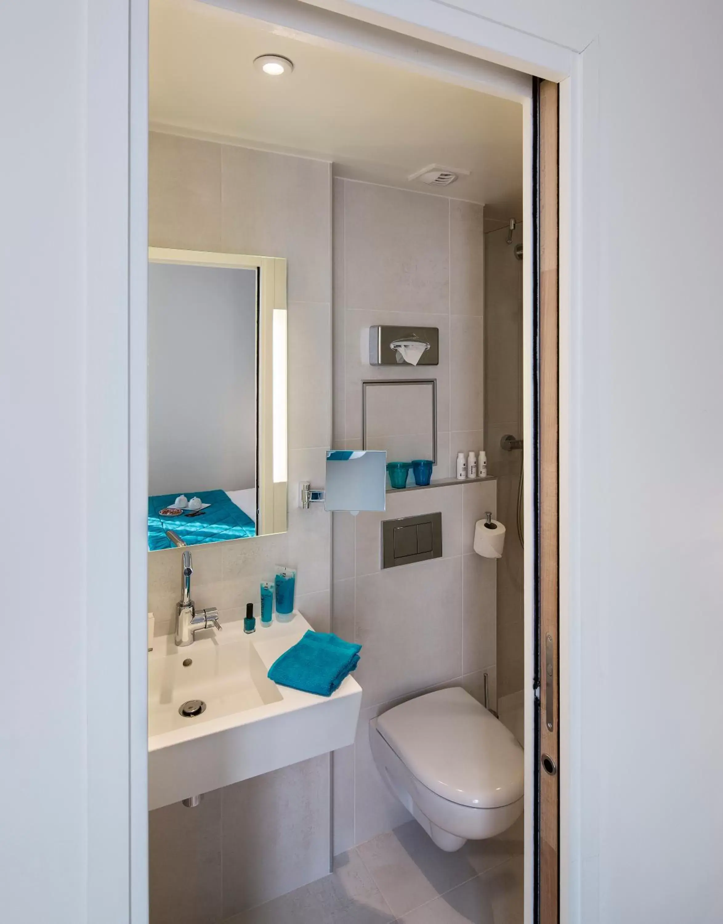Bathroom in Best Western Plus 61 Paris Nation Hotel