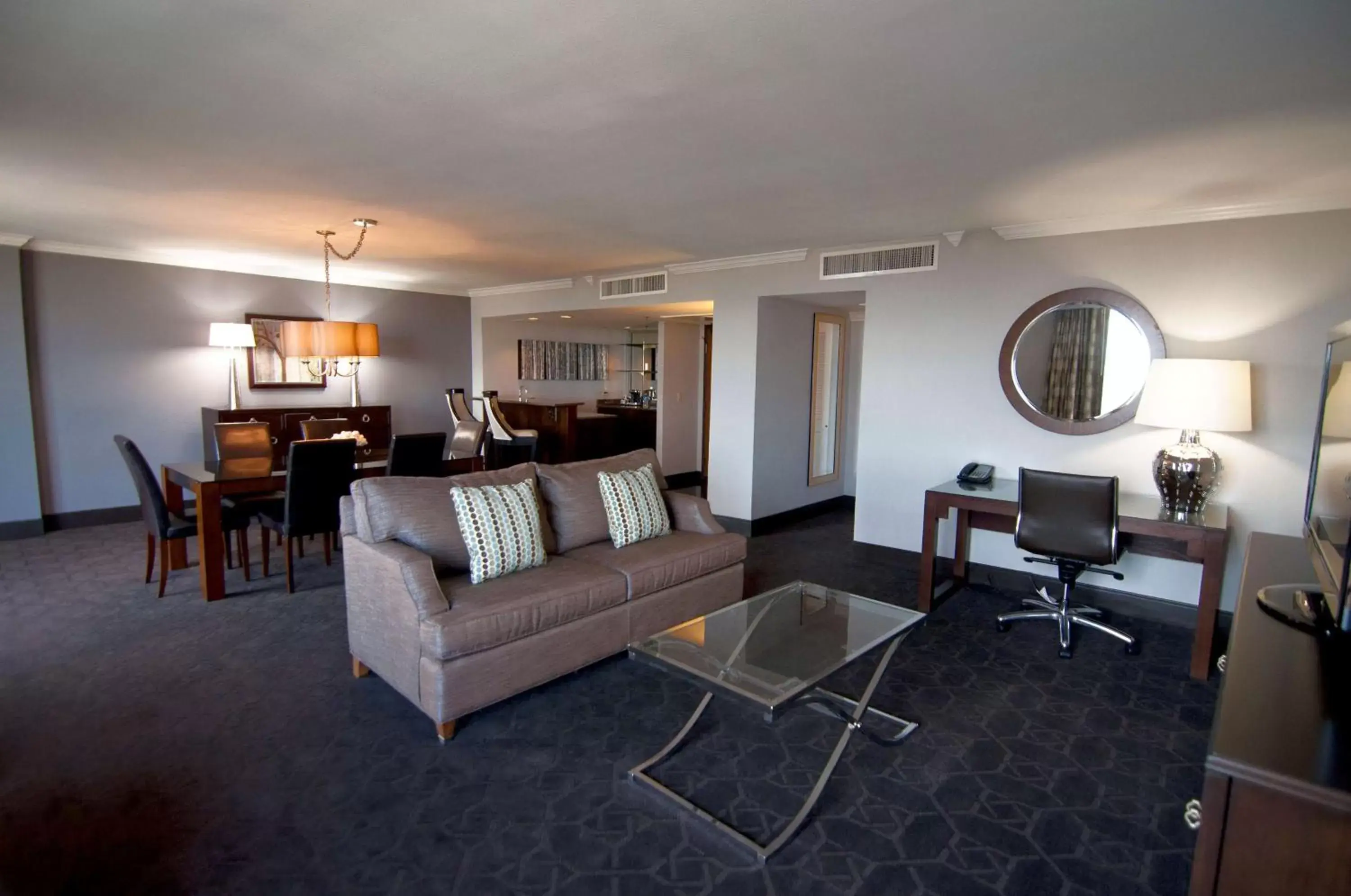 Lounge or bar, Seating Area in Hilton Arlington