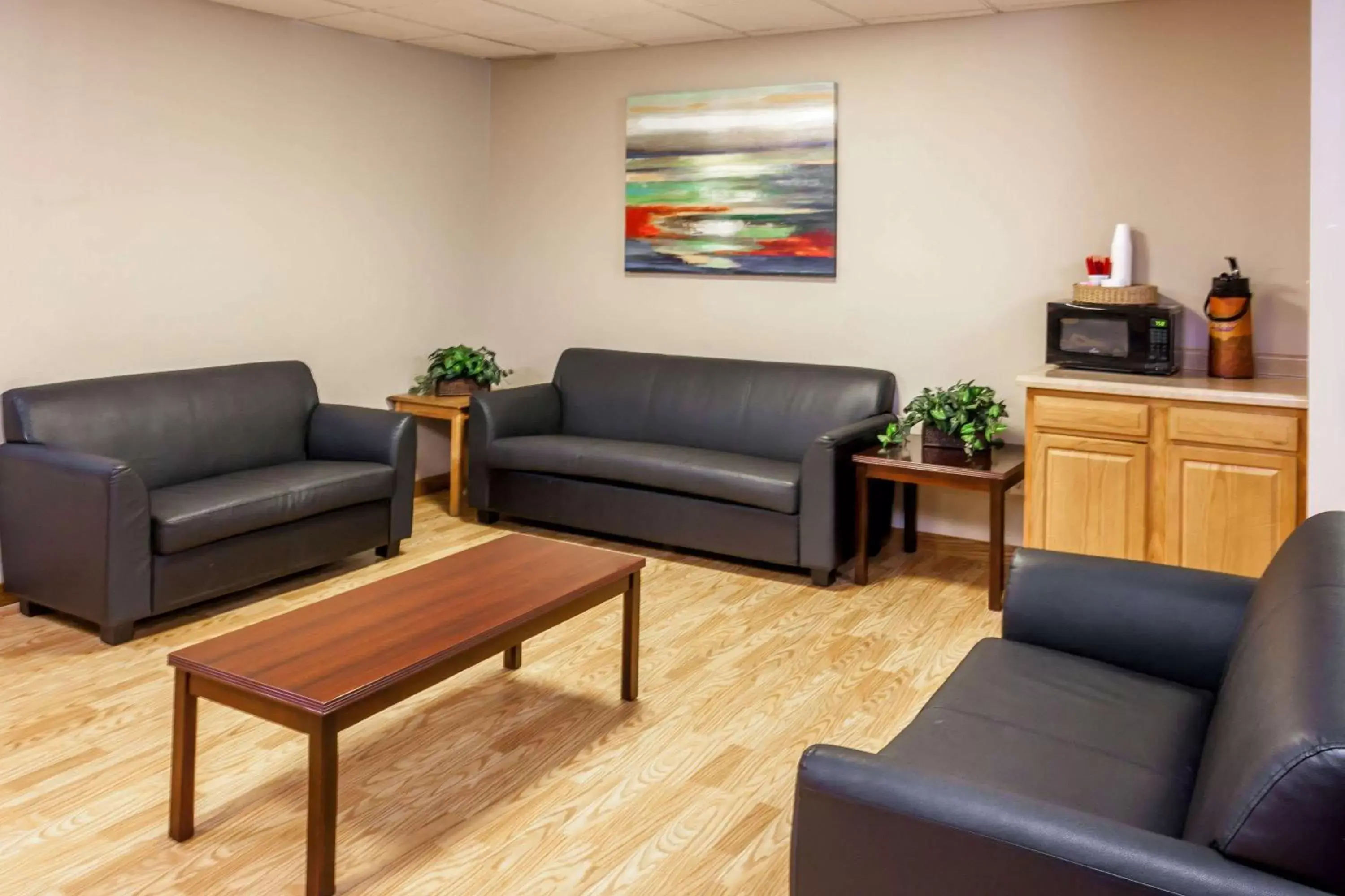 Lobby or reception, Seating Area in Days Inn by Wyndham Portage