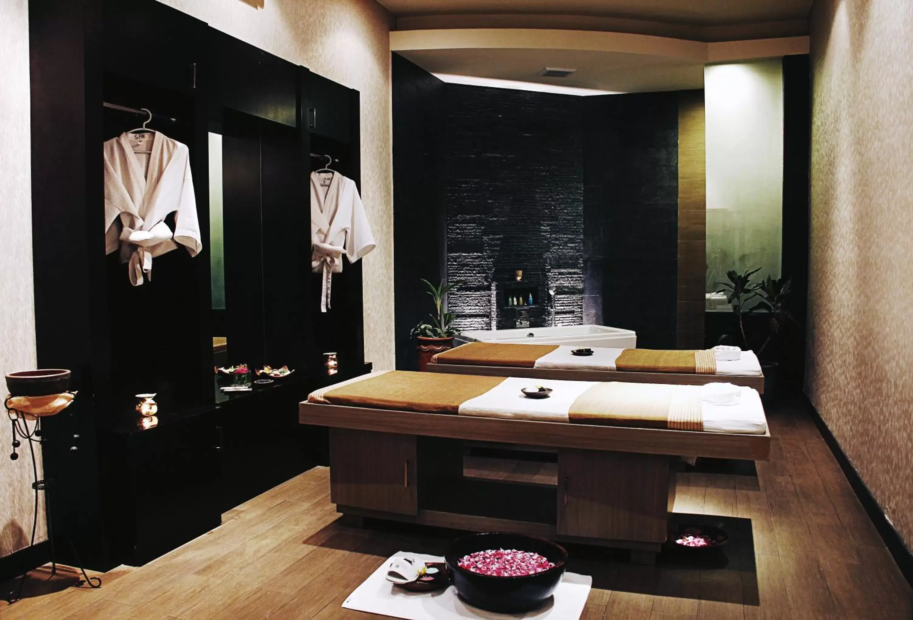 Massage, Bathroom in Java Paragon Hotel & Residences