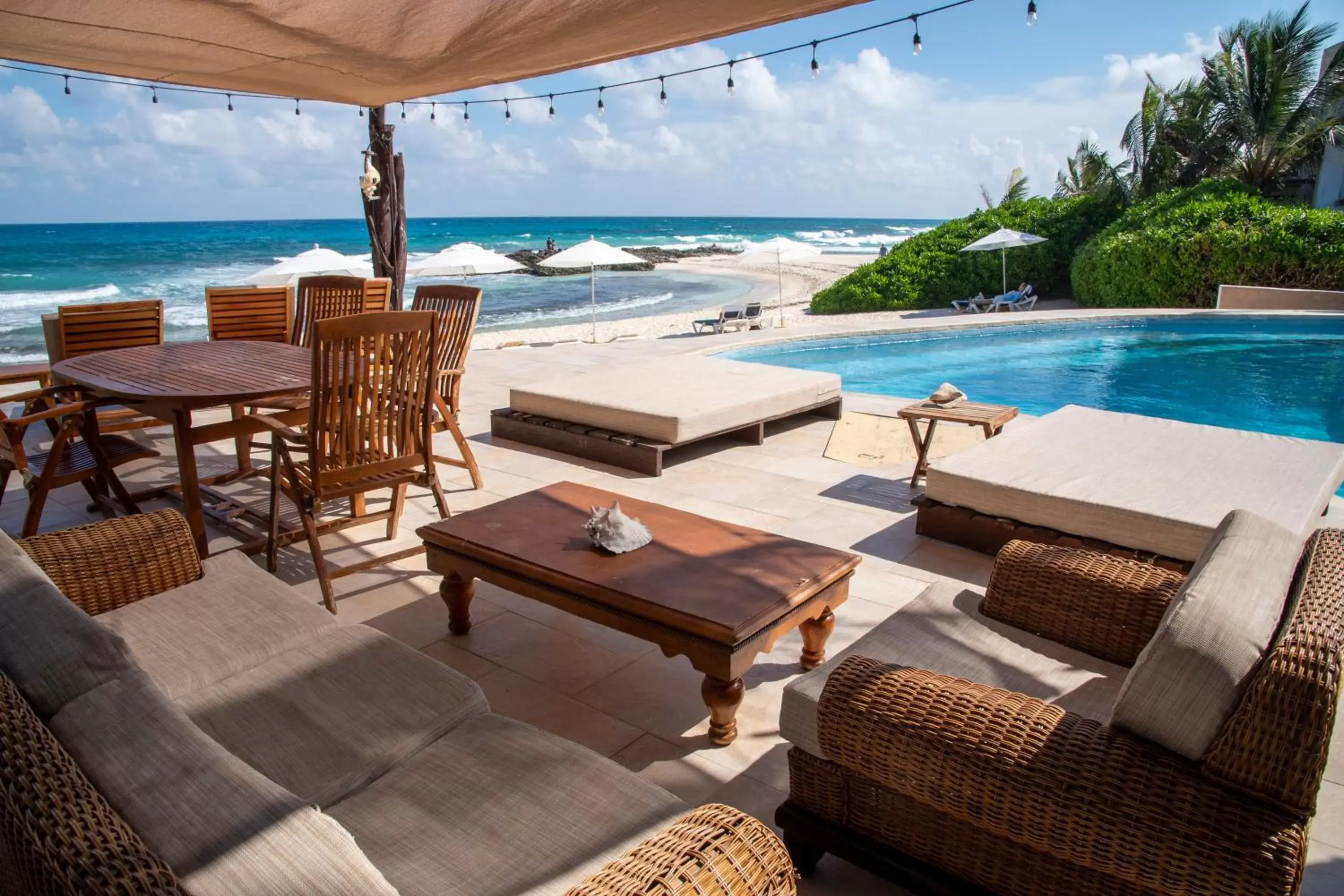 Seating area, Swimming Pool in Hotel Playa La Media Luna