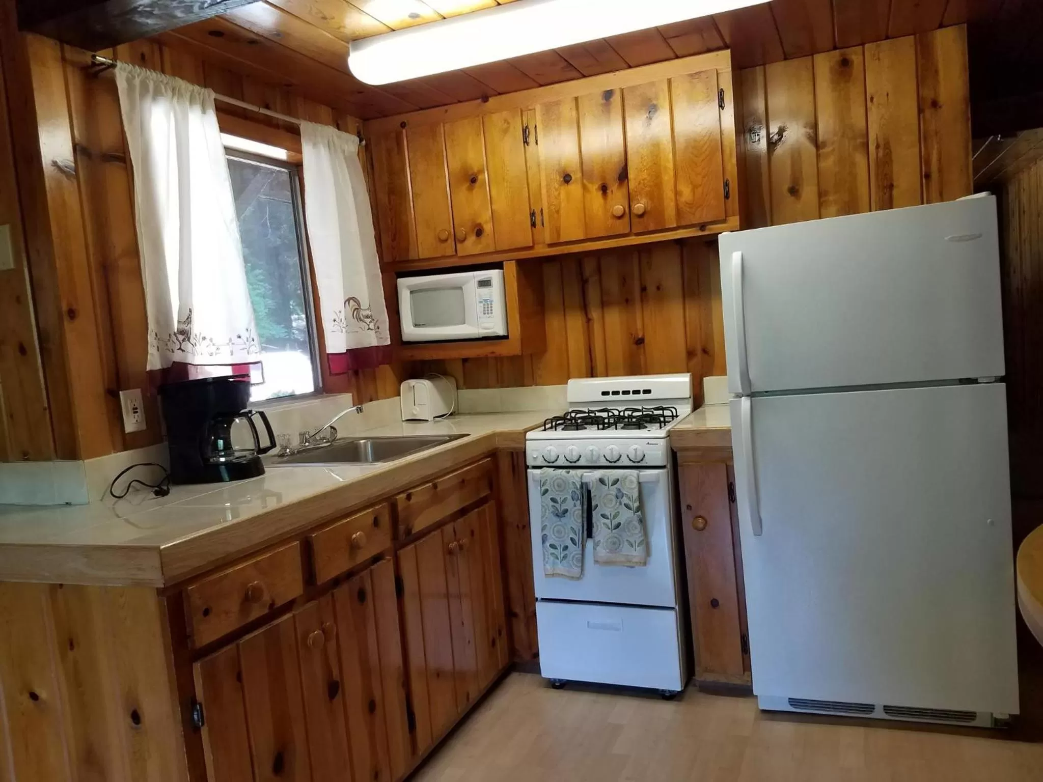 Kitchen or kitchenette, Kitchen/Kitchenette in Fern River Resort