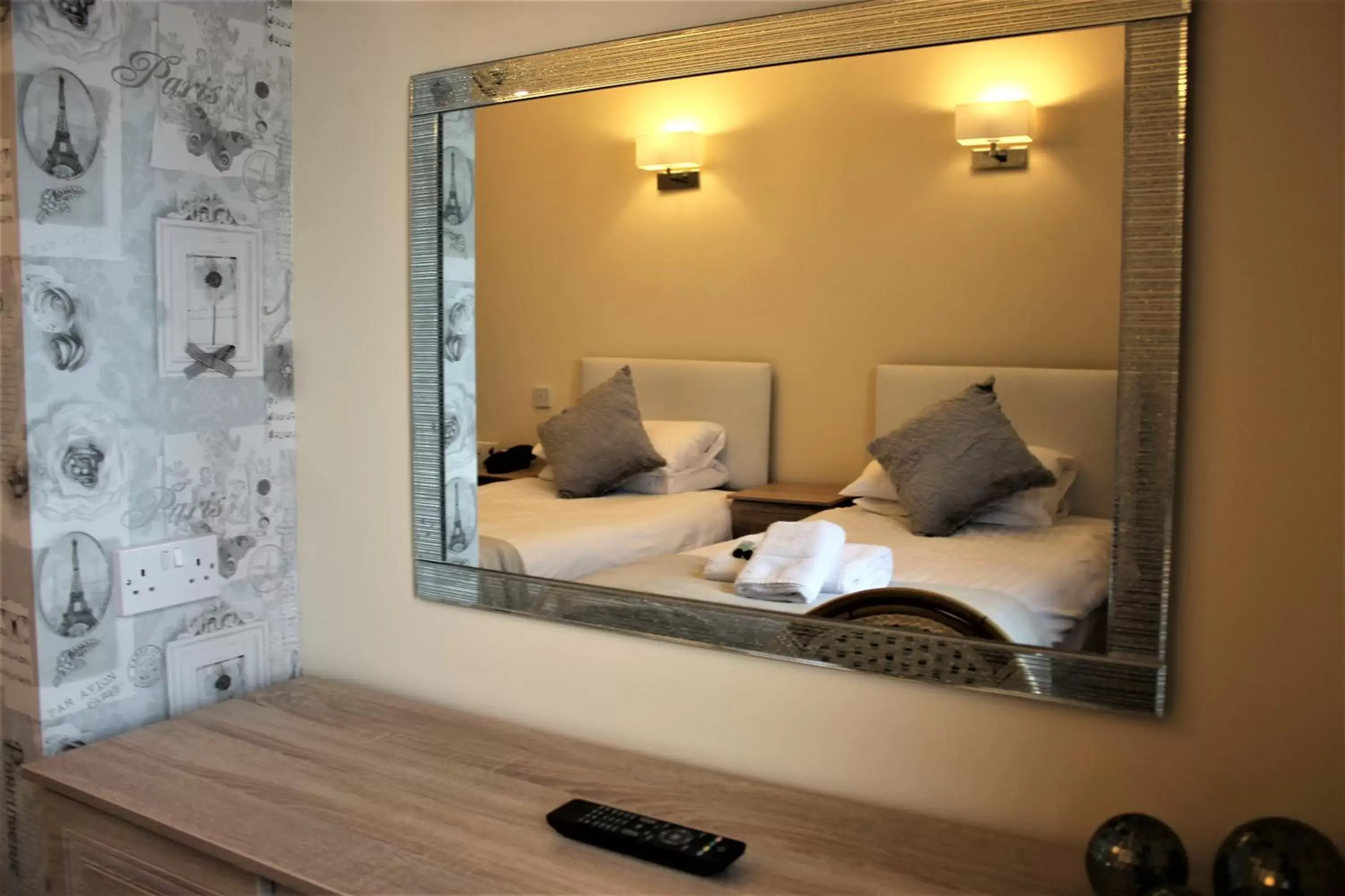 Bedroom, Bed in Winchmore Hotel