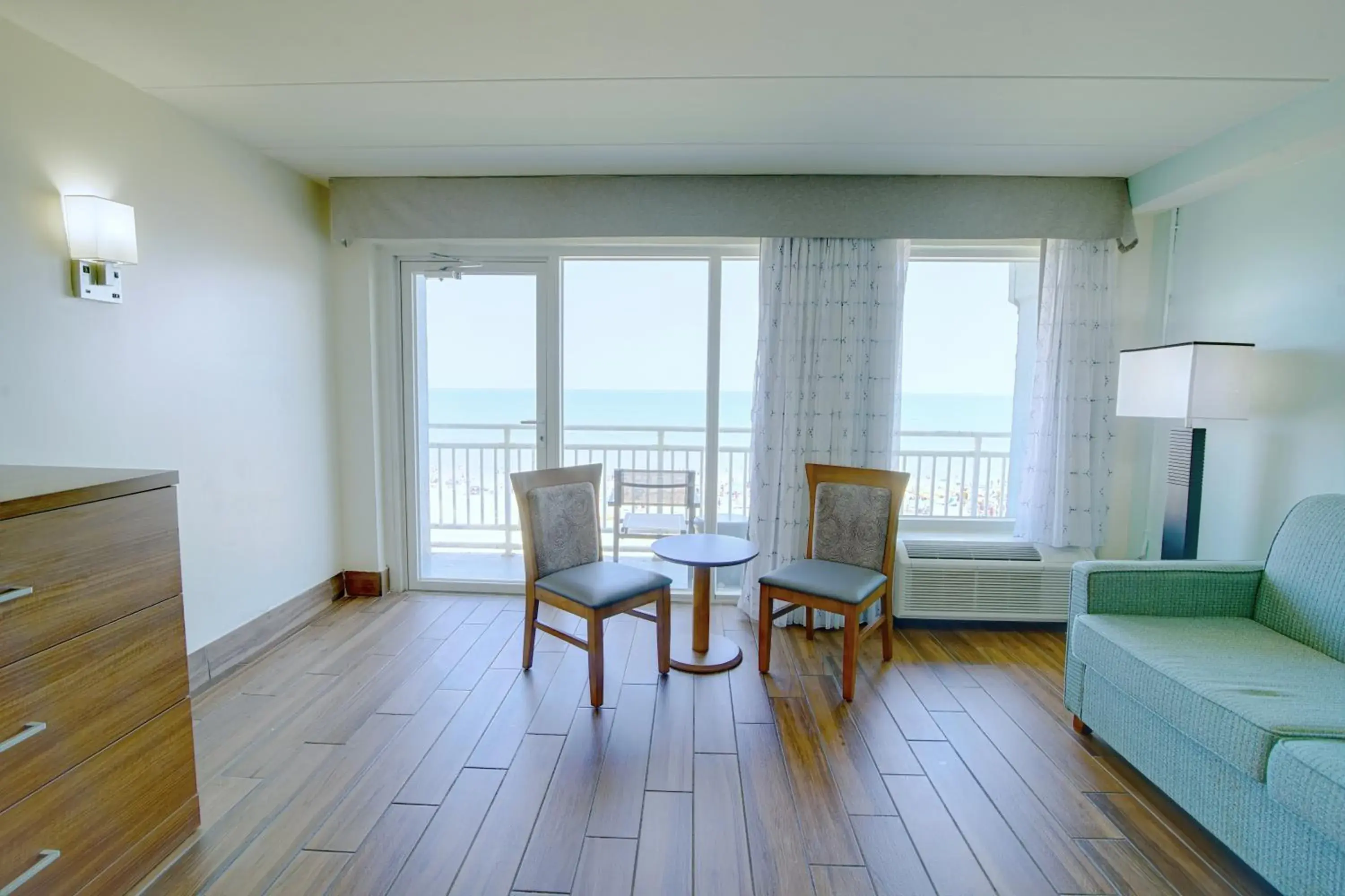 Balcony/Terrace, Seating Area in Marjac Suites Virginia Beach Oceanfront