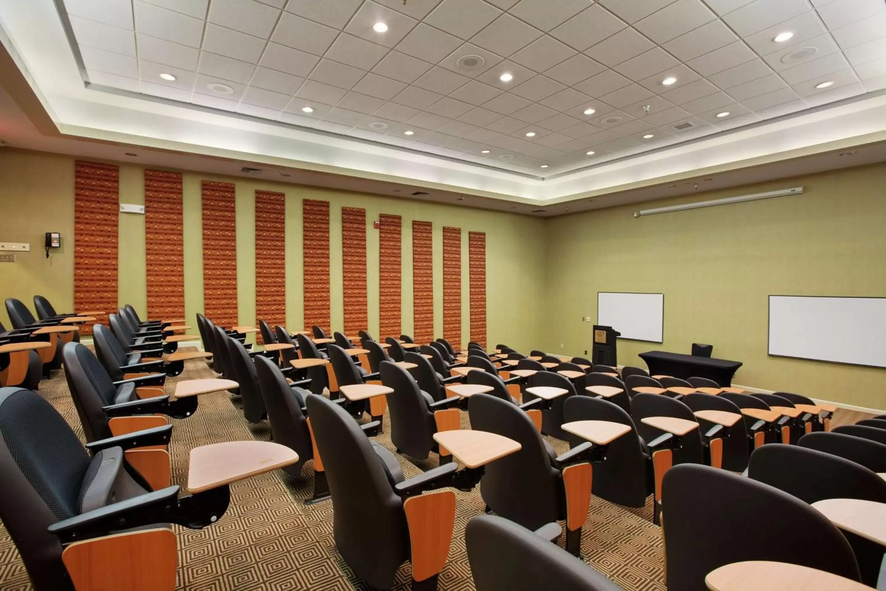 Meeting/conference room in DoubleTree by Hilton Springfield