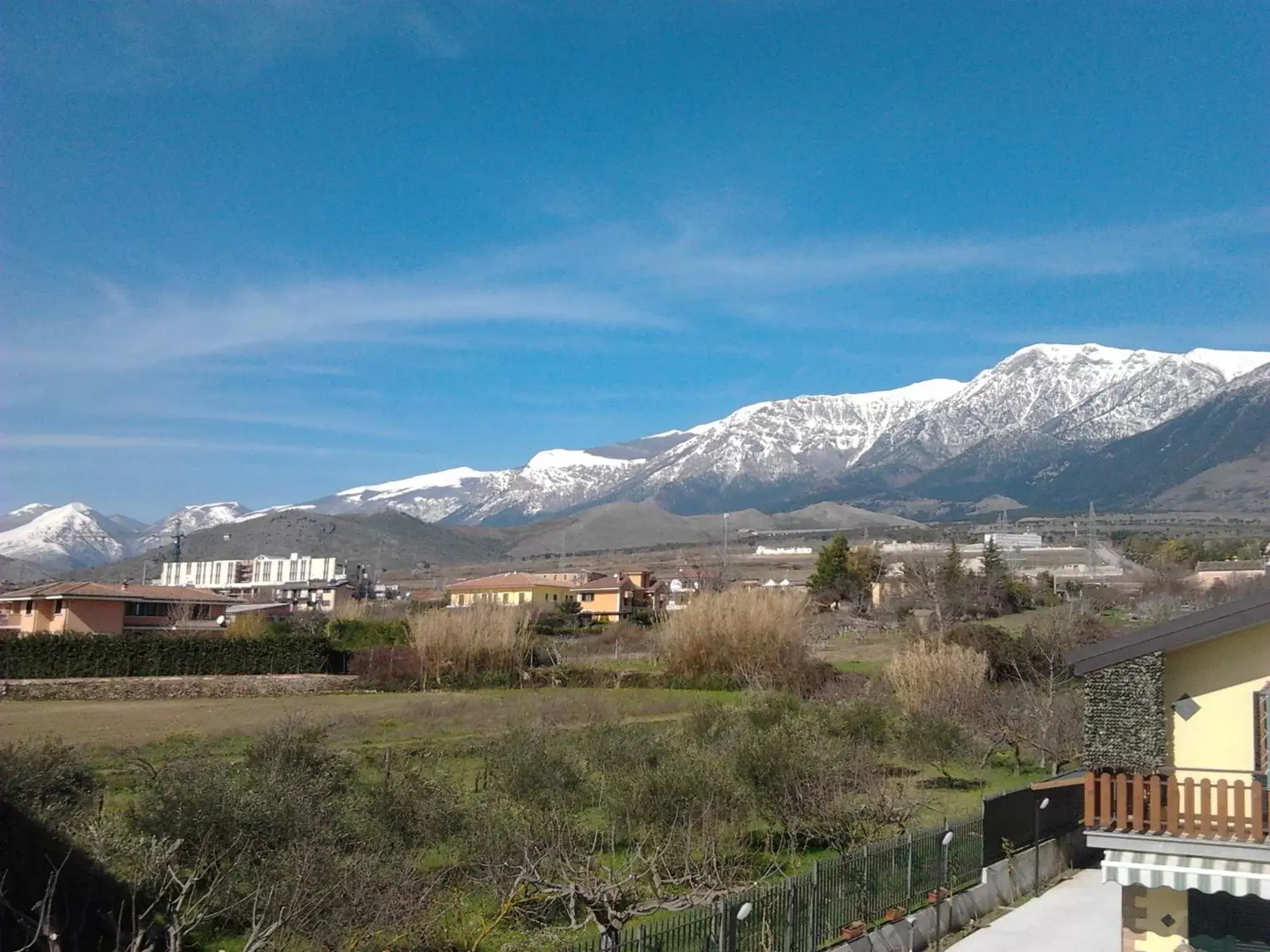 Neighbourhood, Mountain View in Il Laghetto