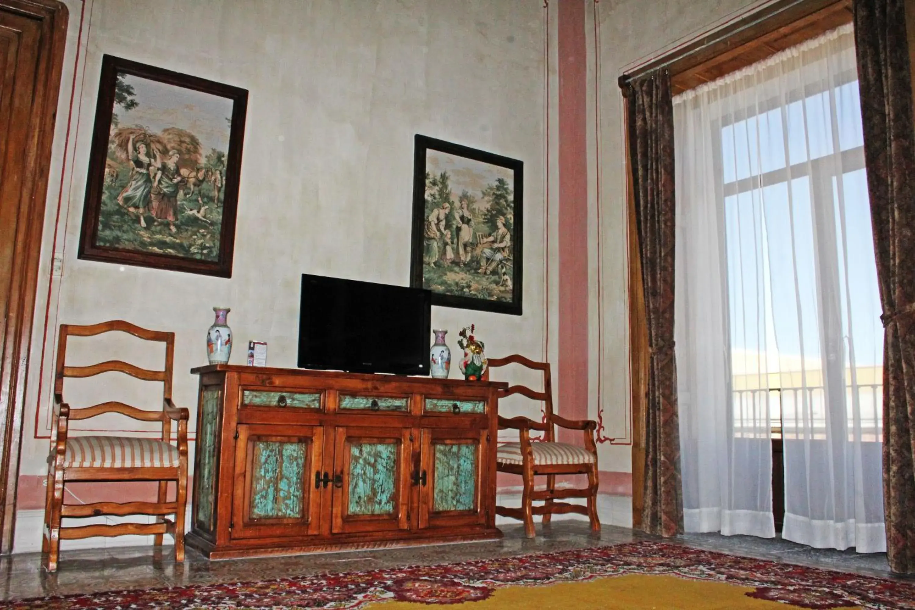 Decorative detail, TV/Entertainment Center in Hotel Boutique Casa de la Palma