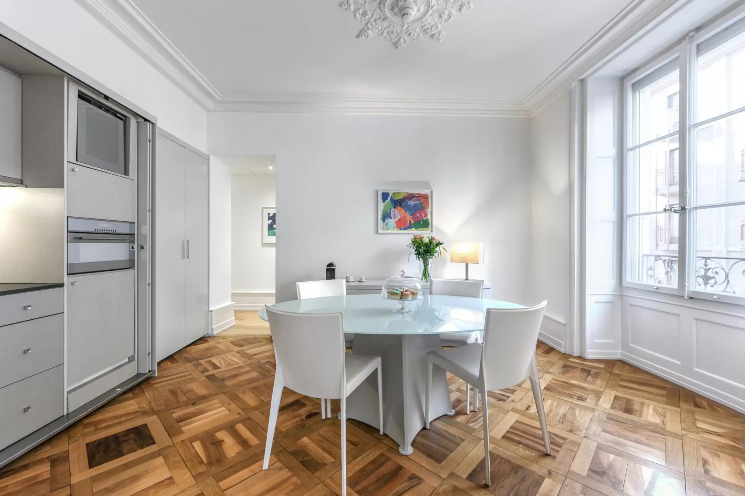 Kitchen or kitchenette, Dining Area in Swiss Luxury Apartments