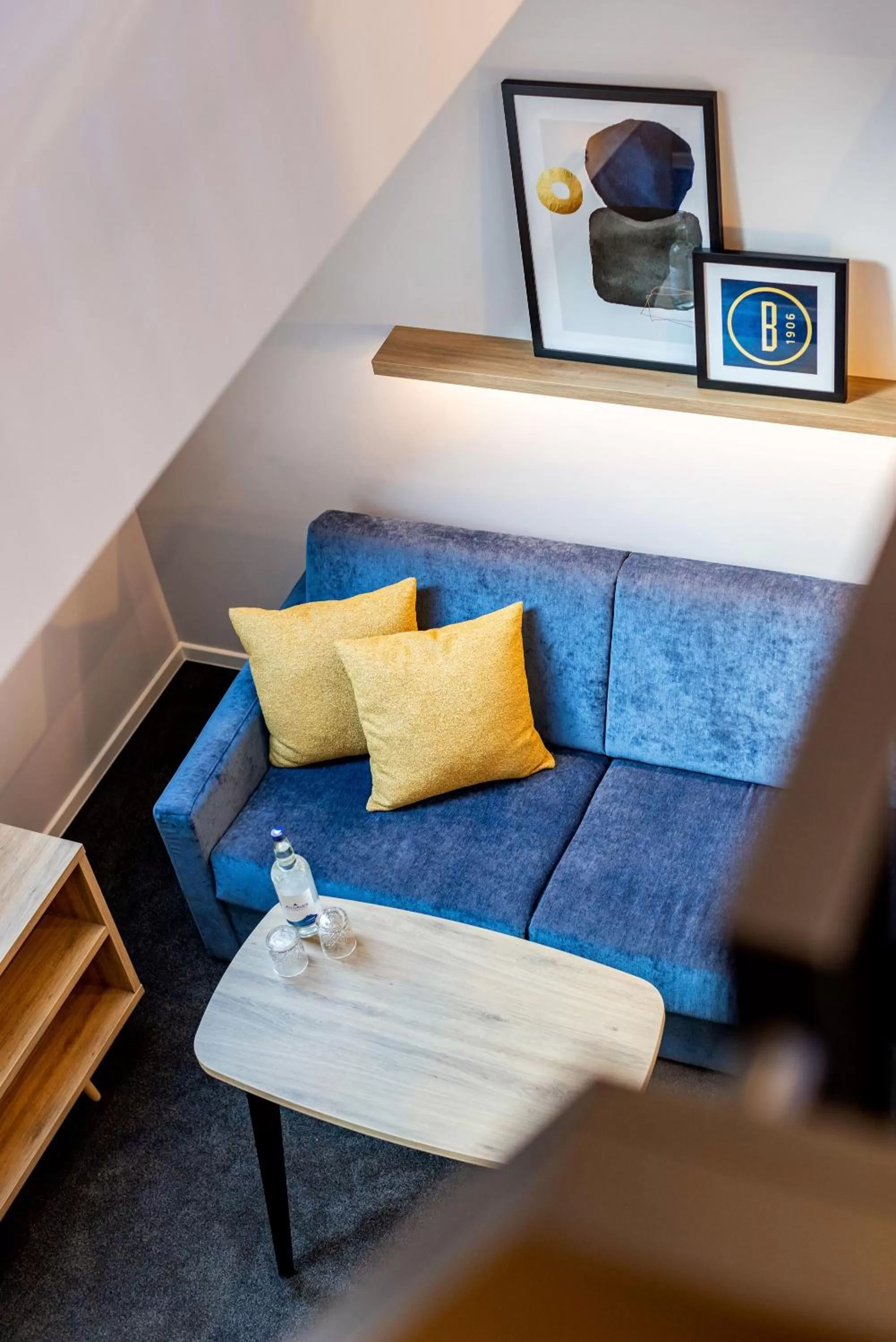Seating area in BOLLWERK Lifestyle Hotel, automatisiertes Hotel mit Self Check In