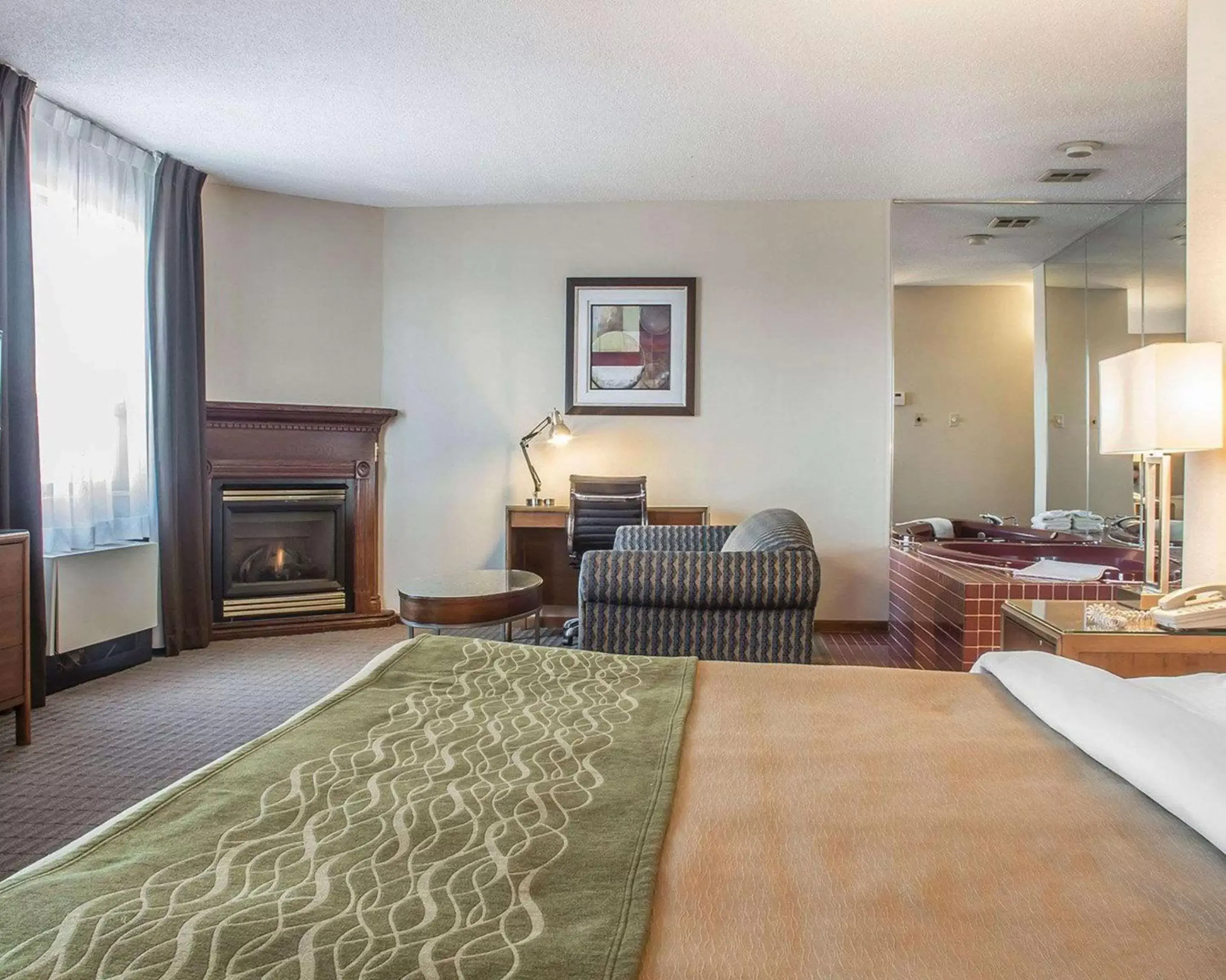 Photo of the whole room, Seating Area in Comfort Inn Port Hope