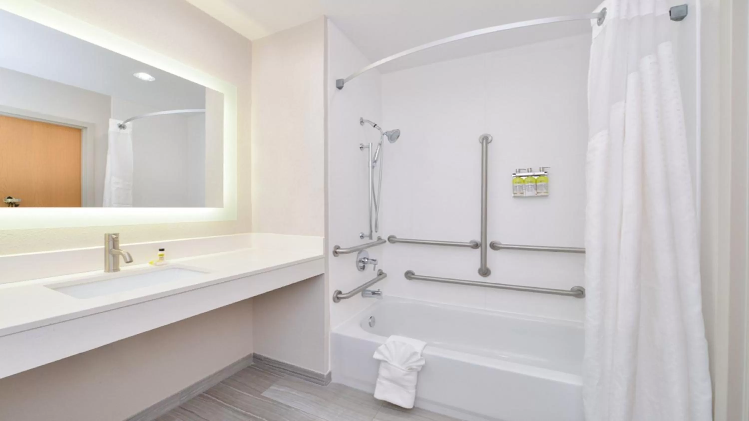 Bathroom in Holiday Inn Express Hotel & Suites La Place by IHG