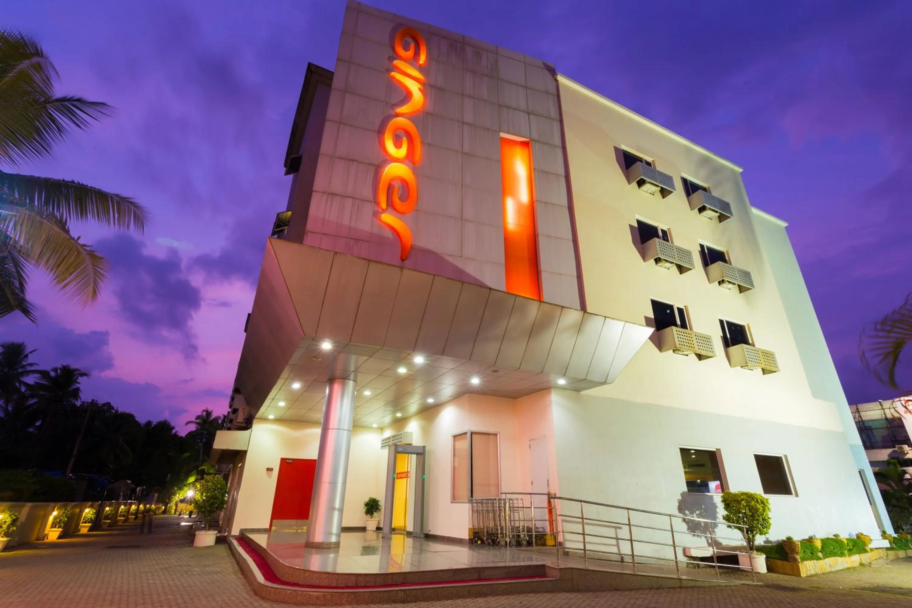 Facade/entrance in Ginger Mangalore