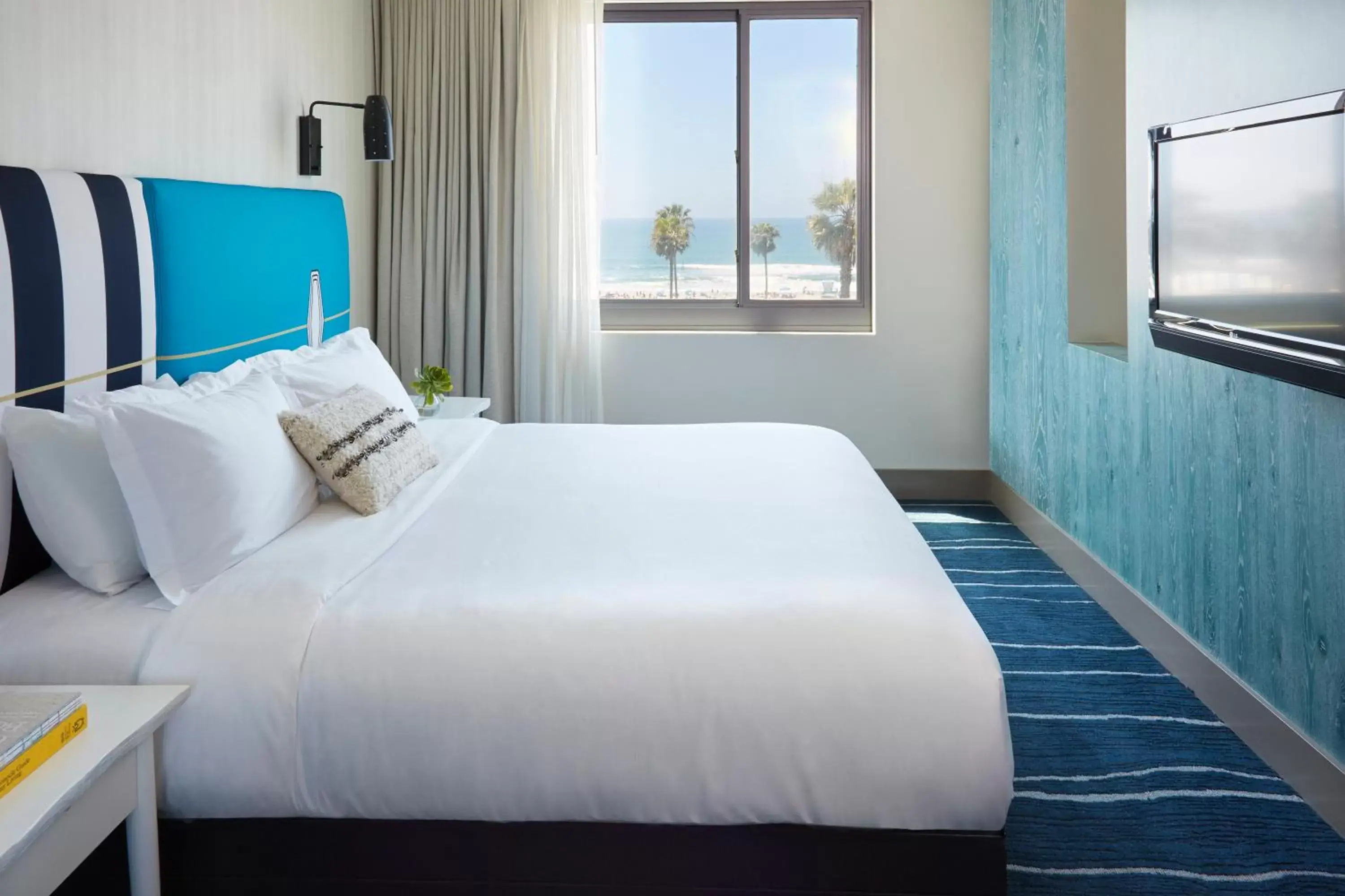 Photo of the whole room, Bed in Kimpton Shorebreak Huntington Beach Resort, an IHG Hotel