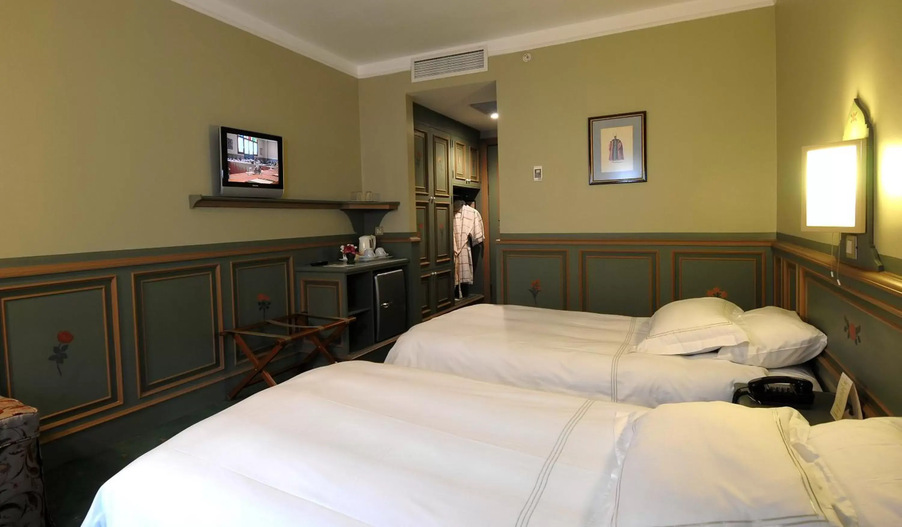 TV and multimedia, Bed in Armada Istanbul Old City Hotel