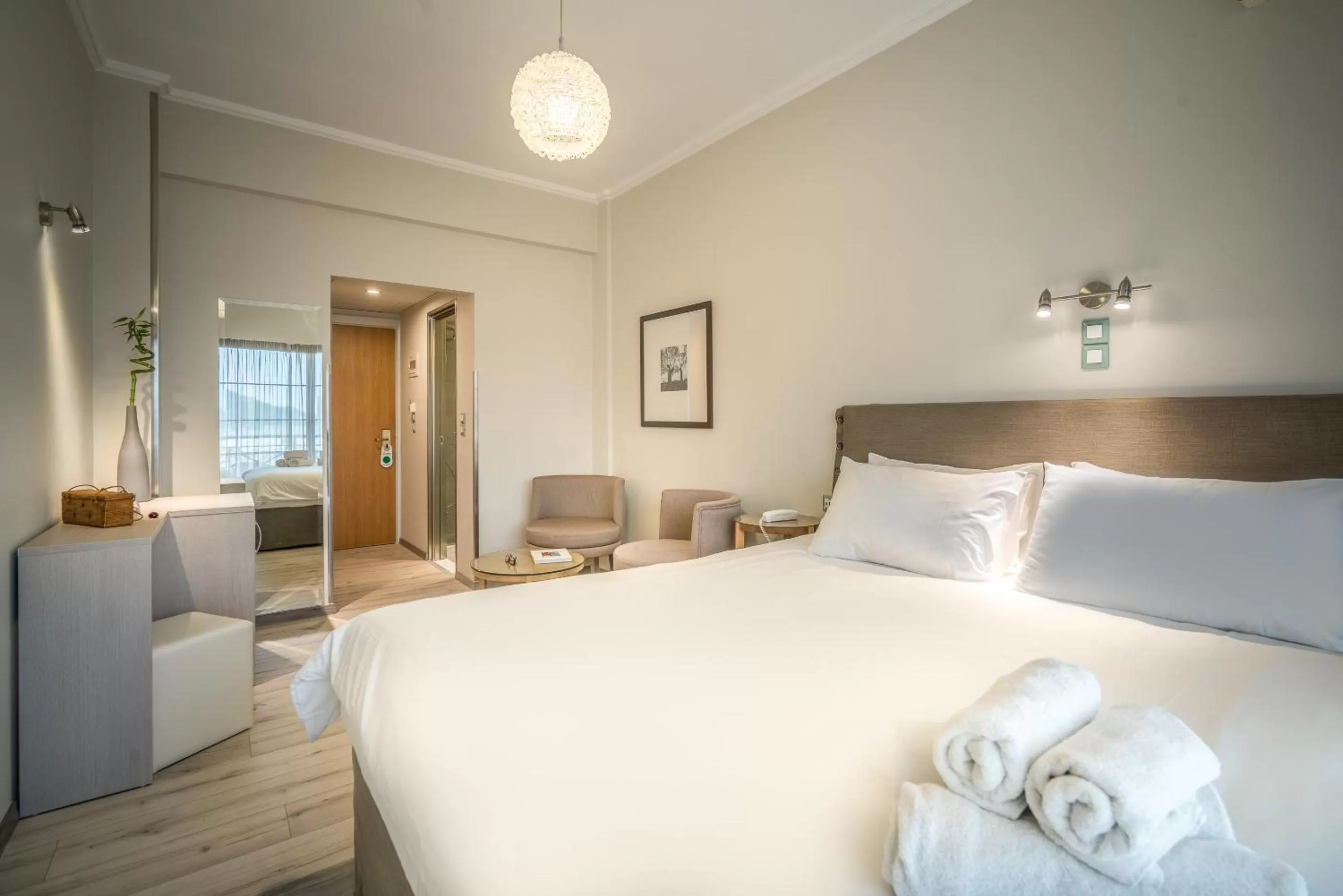 Photo of the whole room, Bed in Phoenix Hotel