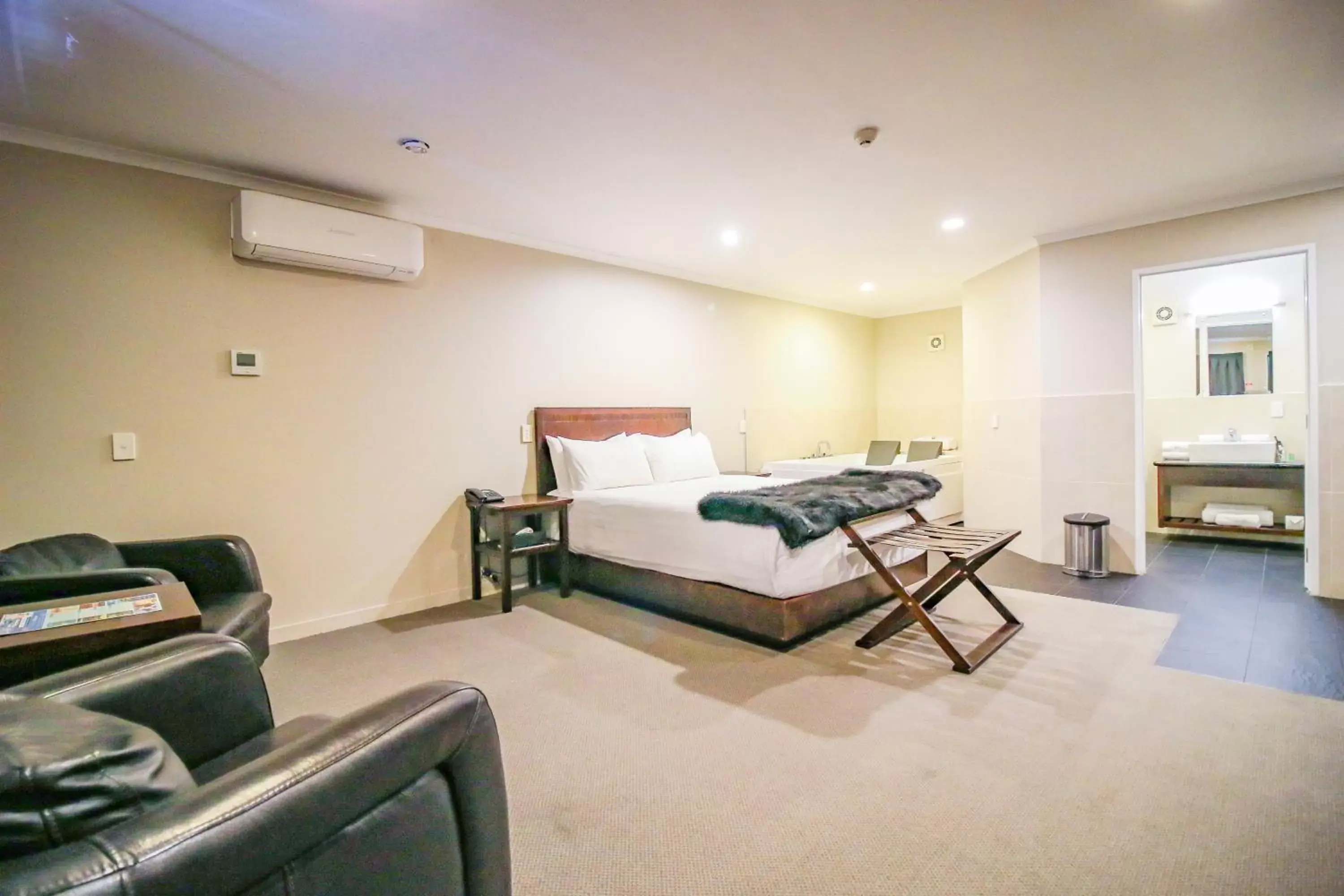 Seating Area in Aotea Motor Lodge