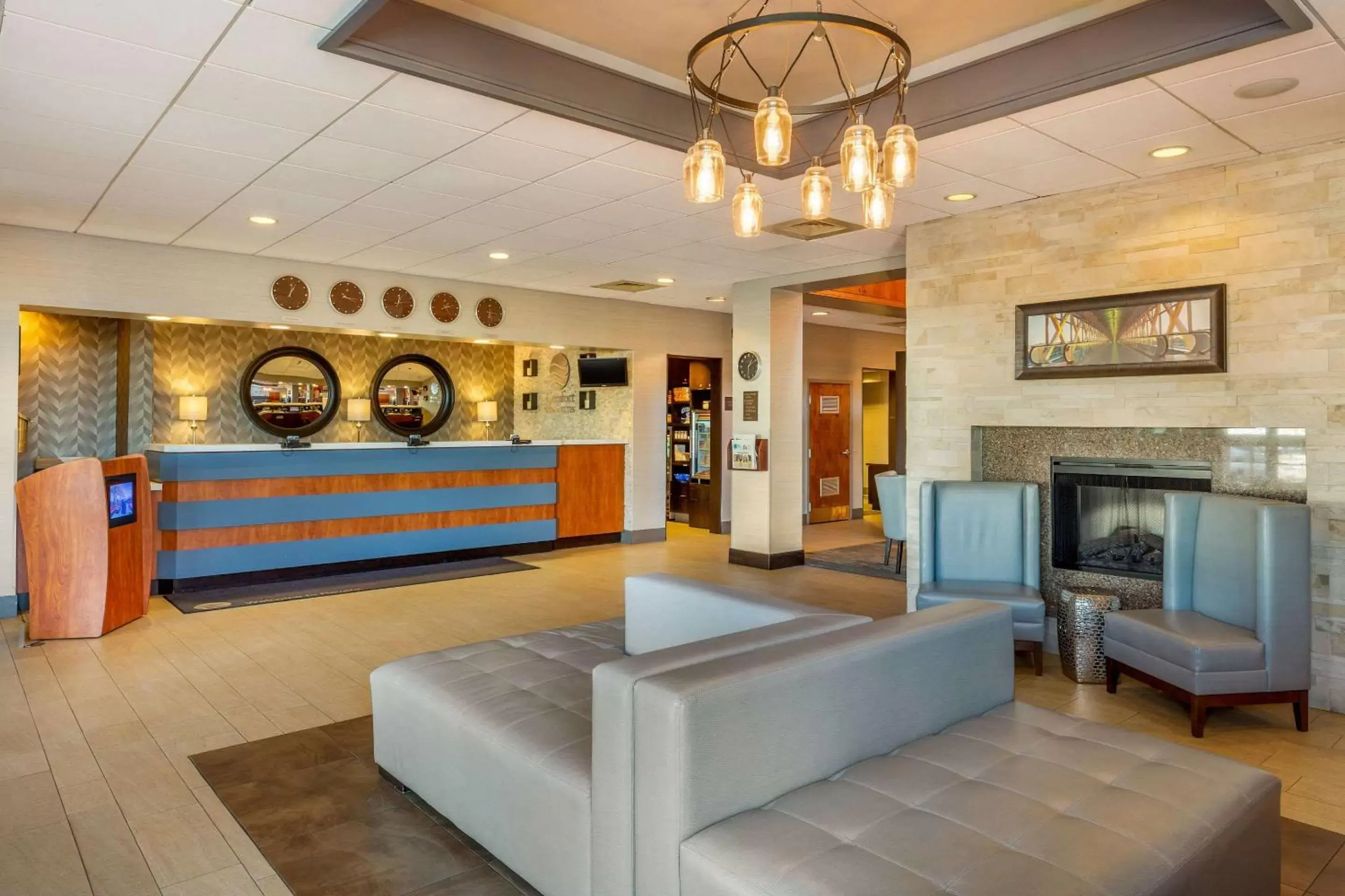 Lobby or reception, Lobby/Reception in Comfort Inn & Suites Logan International Airport