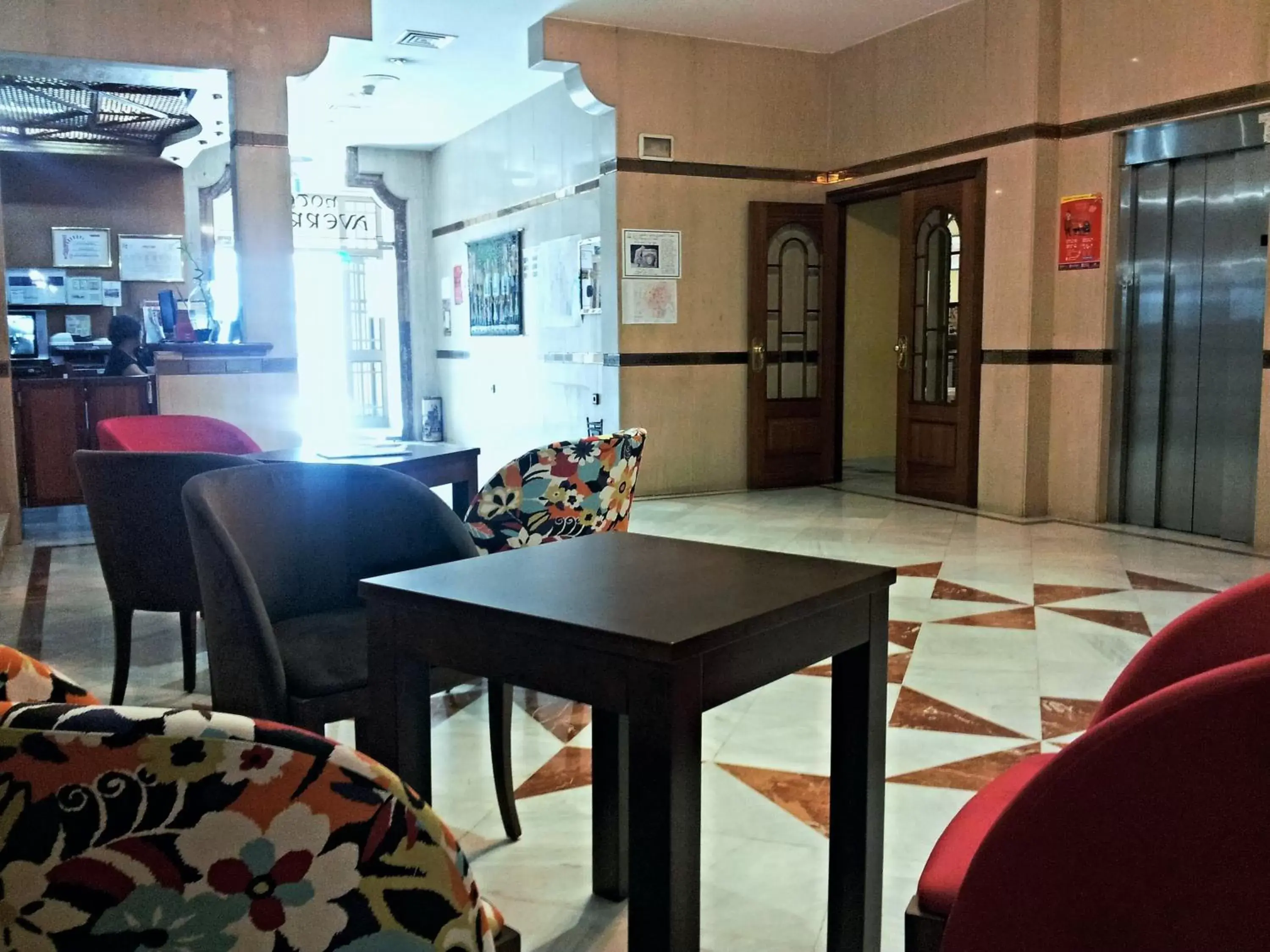 Lobby or reception, Lounge/Bar in Hotel Averroes