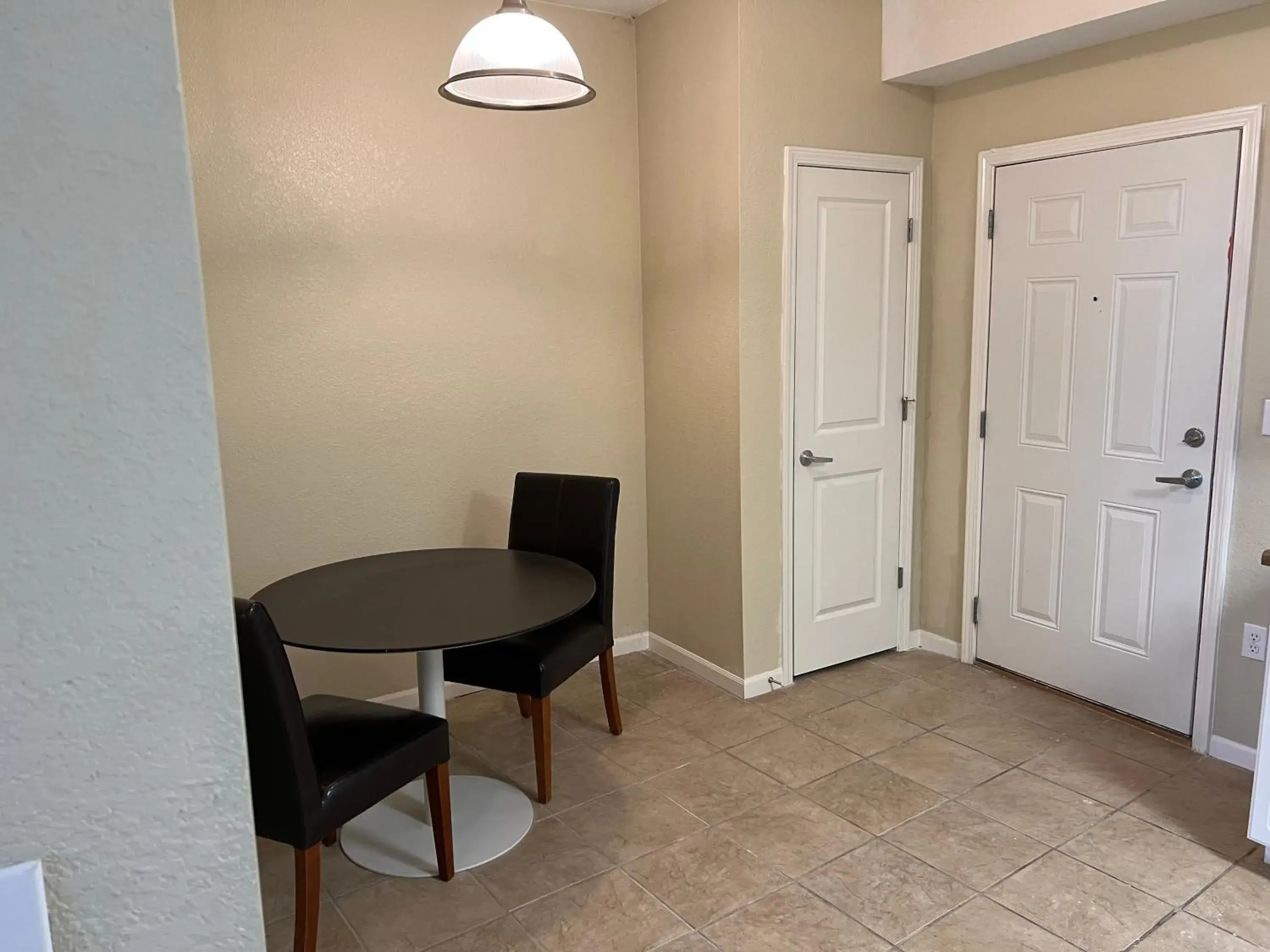 Dining area in Washburn Hotel Suites