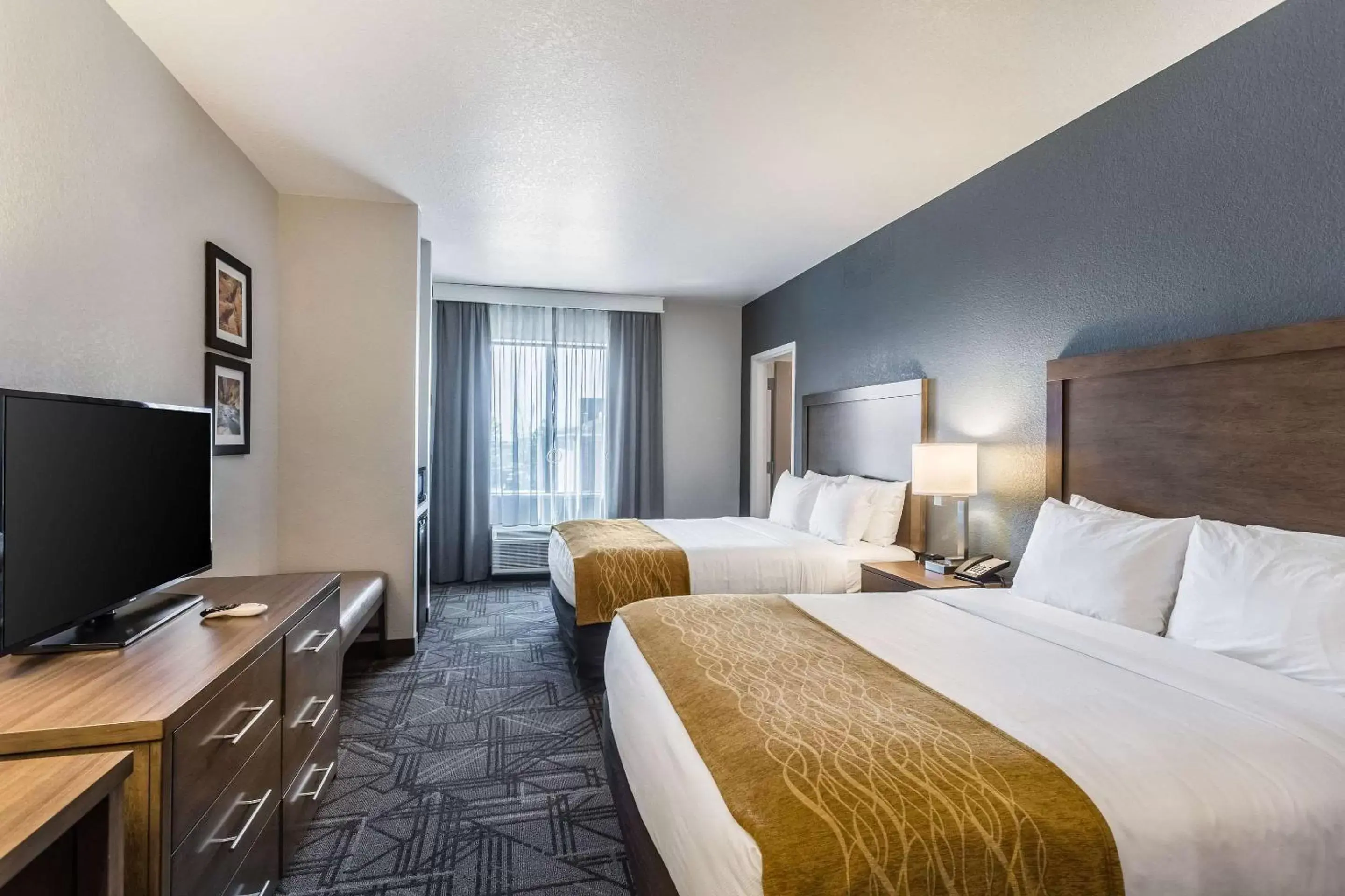 Bedroom in Comfort Inn & Suites Salt Lake City Airport