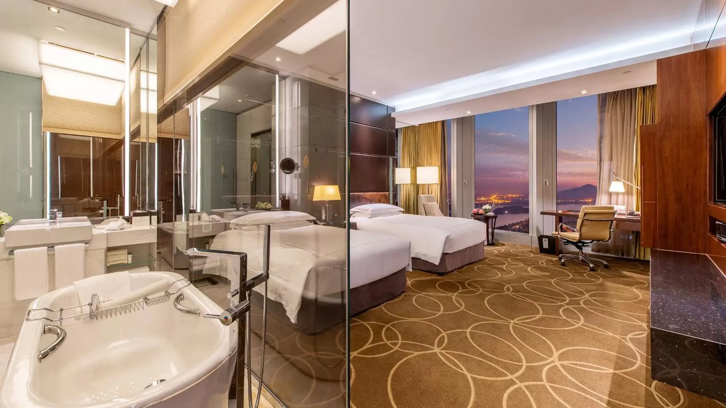 Photo of the whole room, Bathroom in InterContinental Nanjing, an IHG Hotel