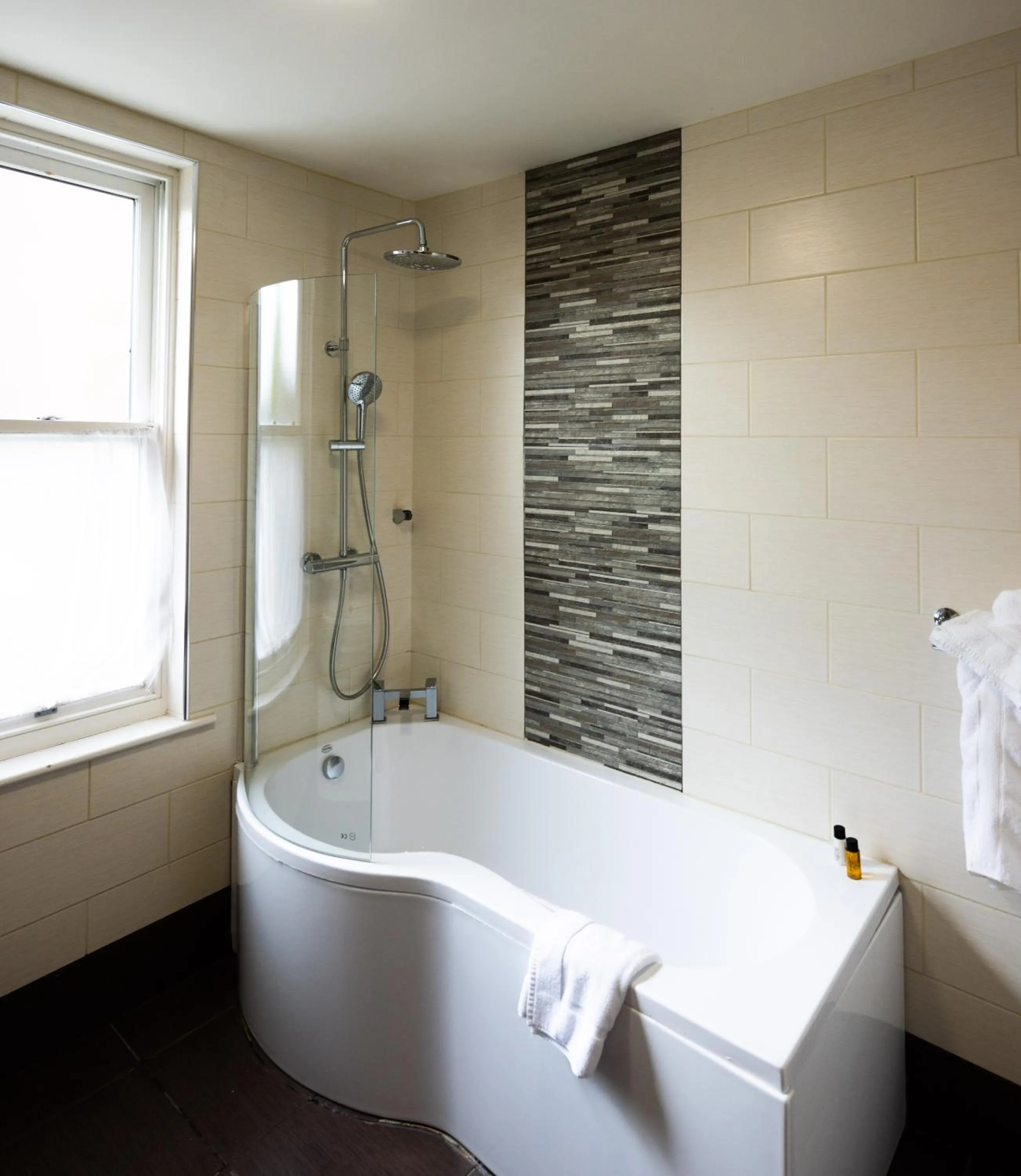 Bathroom in The White Hart Hotel