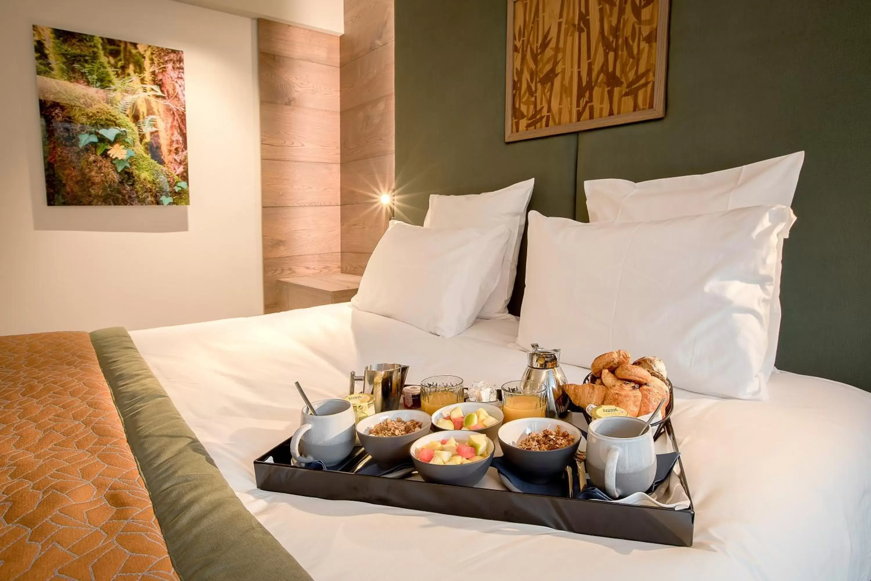 Breakfast, Bed in Rivage Hôtel & Spa Annecy