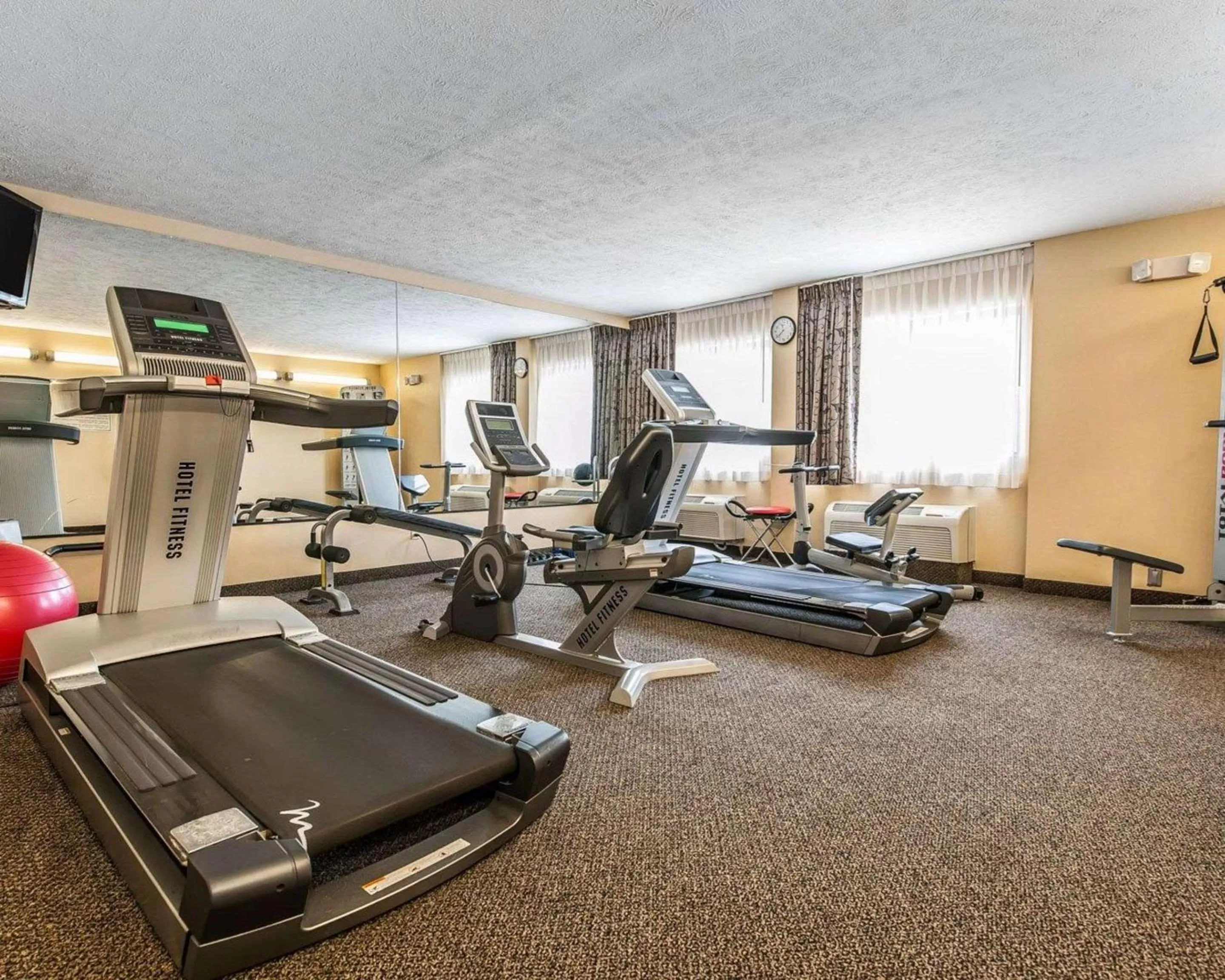 Fitness centre/facilities in Quality Inn & Suites Mattoon South