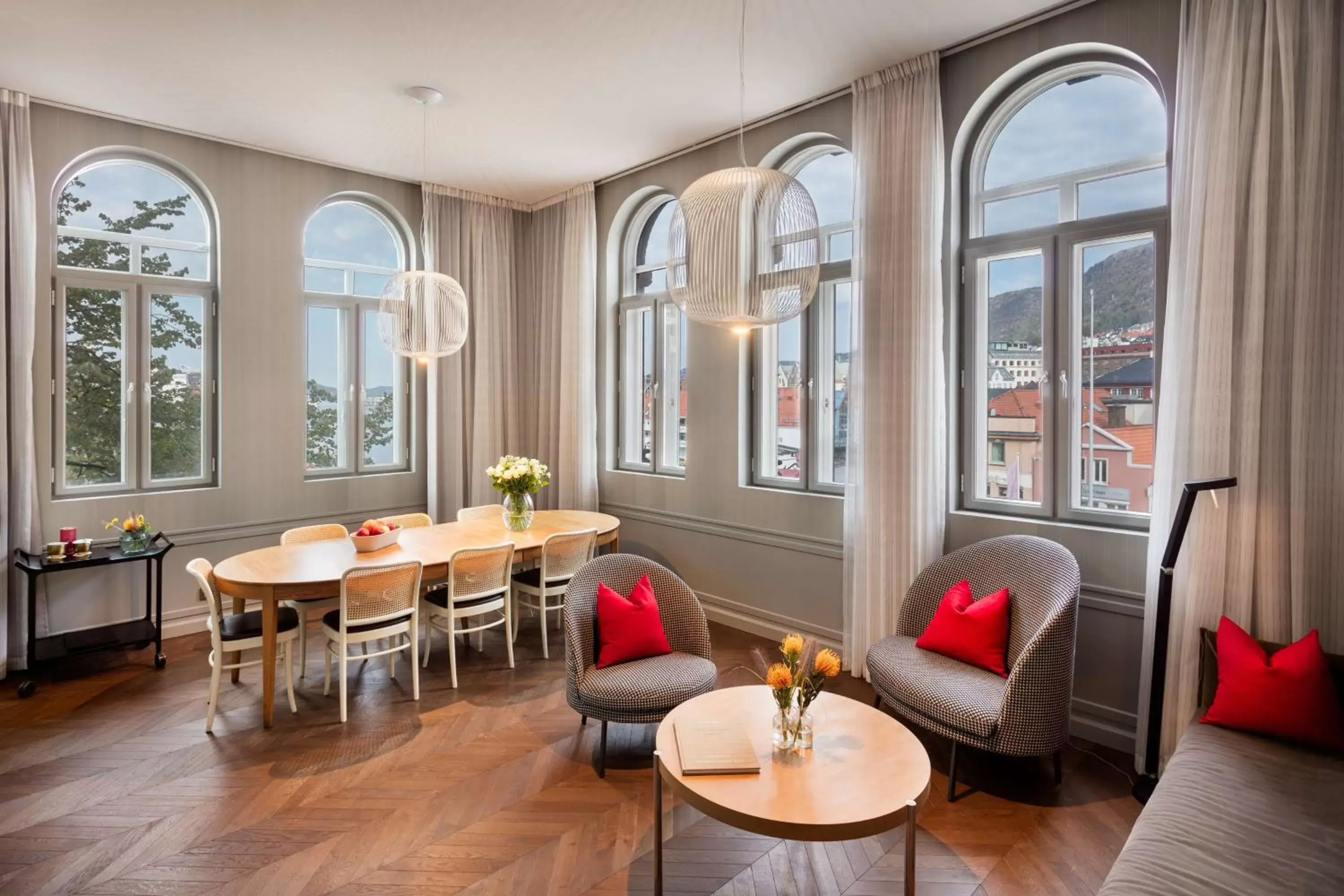 Photo of the whole room, Restaurant/Places to Eat in Bergen Børs Hotel