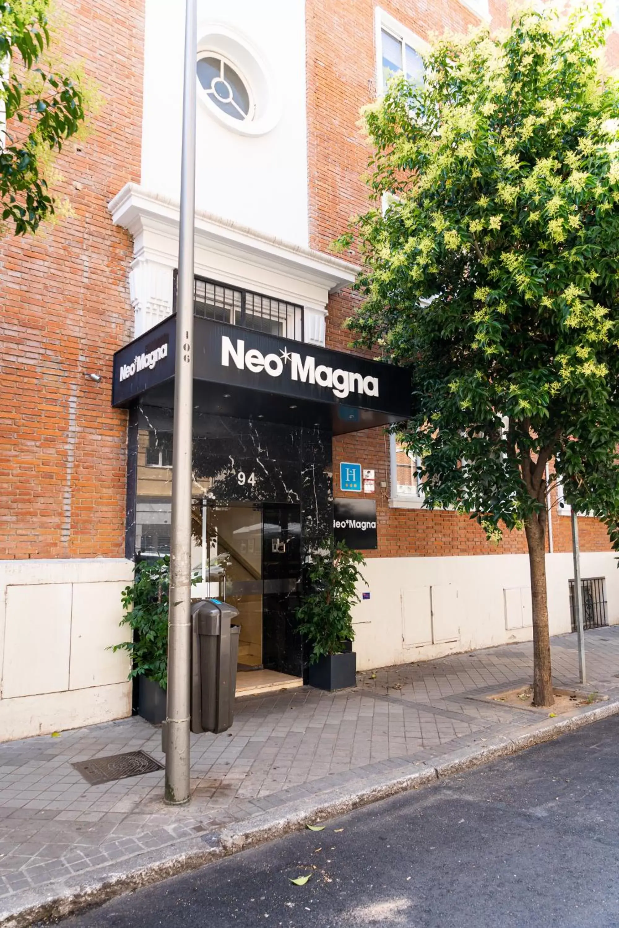Property building in NeoMagna Madrid