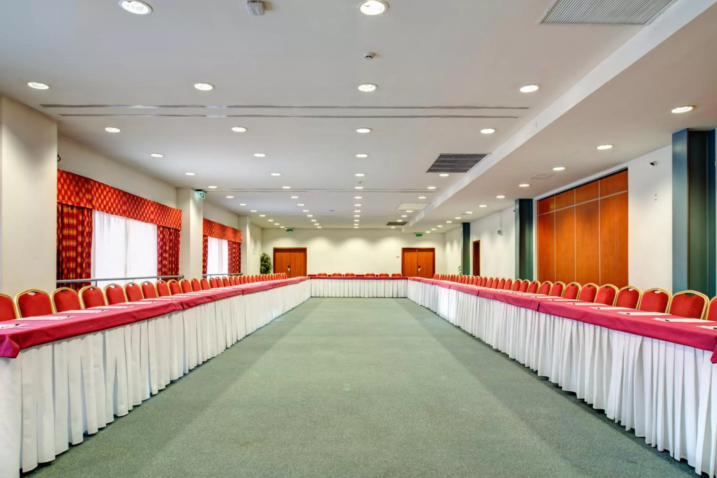 Meeting/conference room, Banquet Facilities in VIP Executive Zurique Hotel