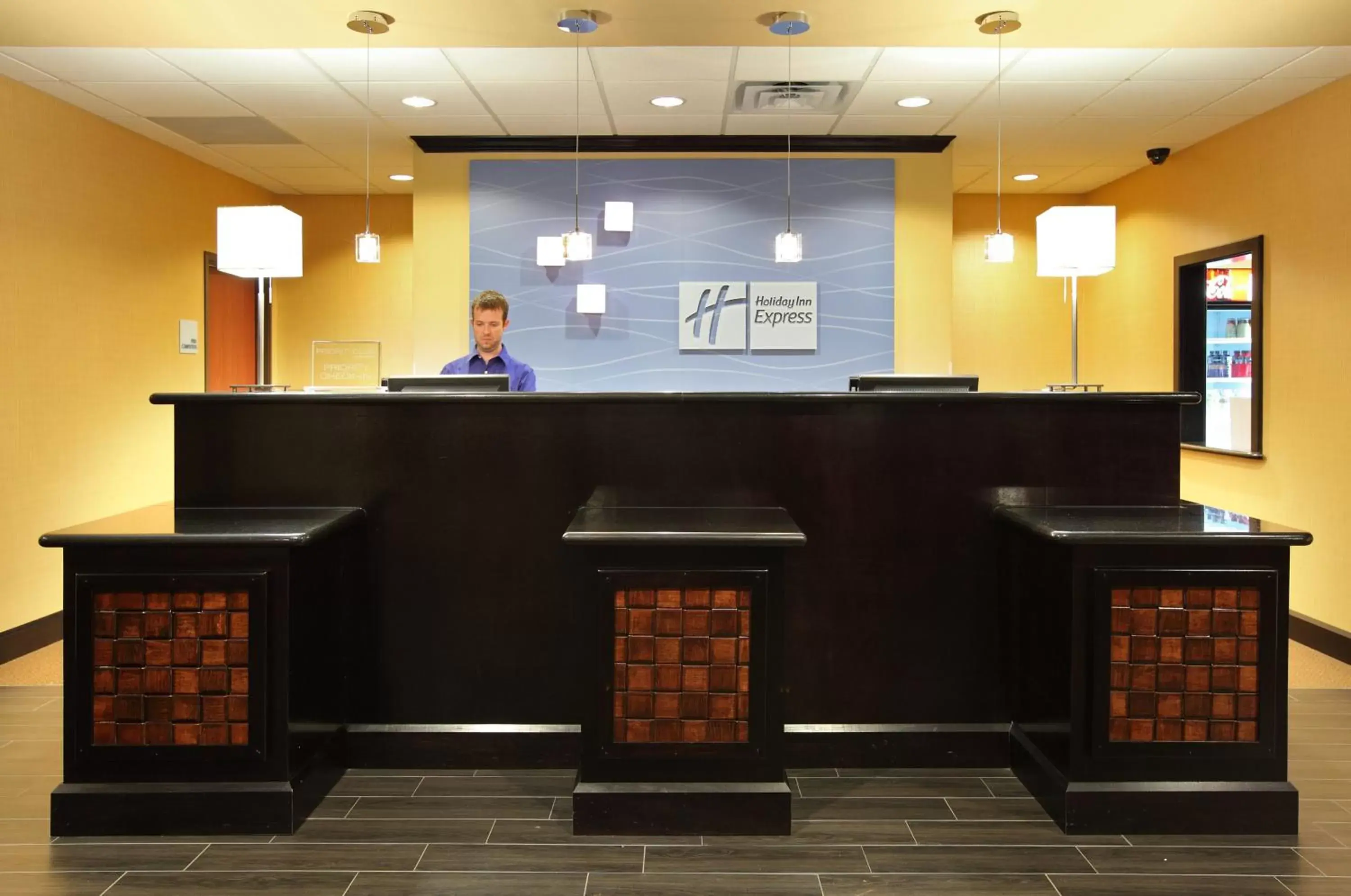 Property building, Lobby/Reception in Holiday Inn Express Hotel & Suites Texarkana East, an IHG Hotel