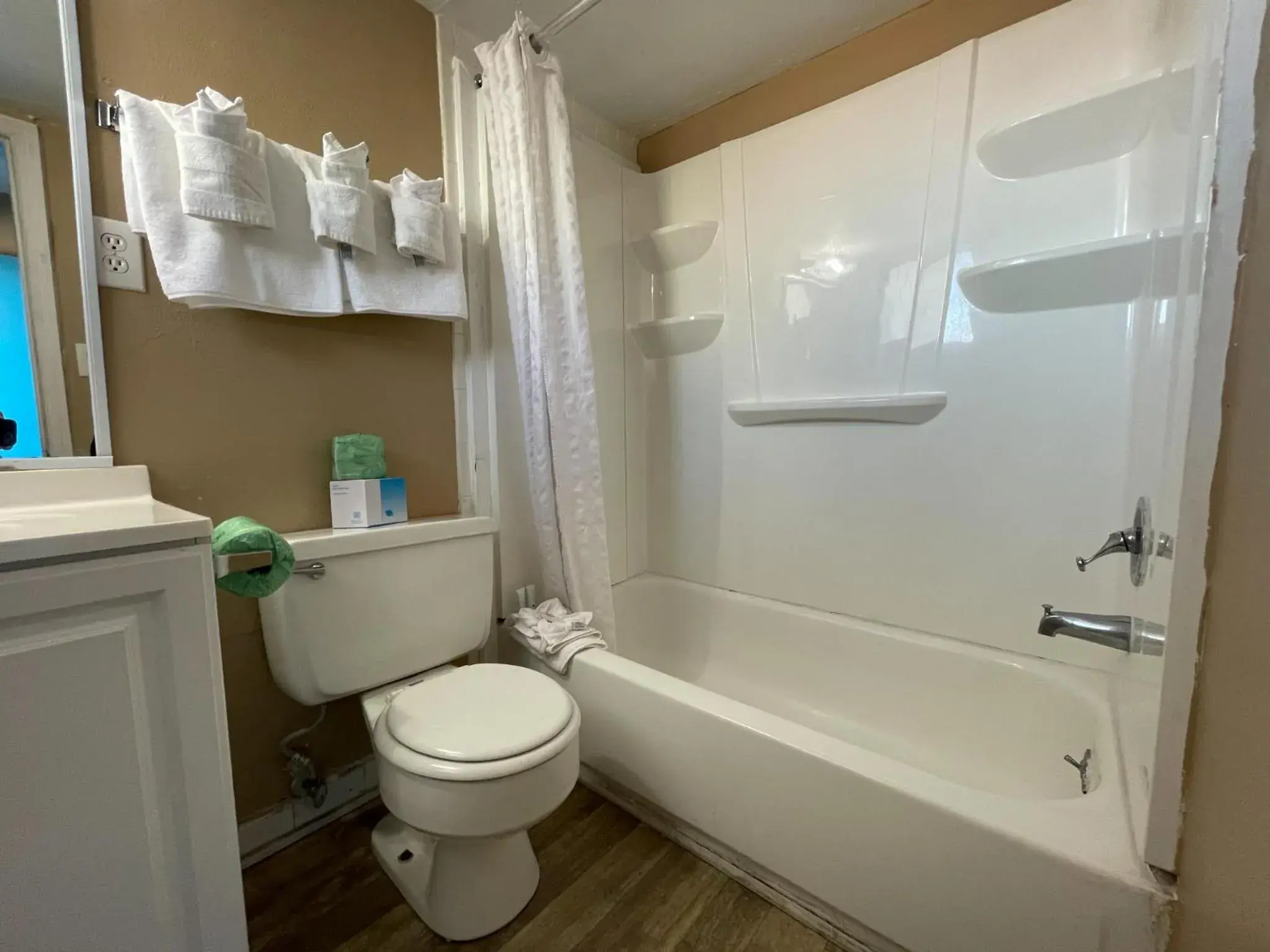 Bathroom in Polynesian Oceanfront Hotel