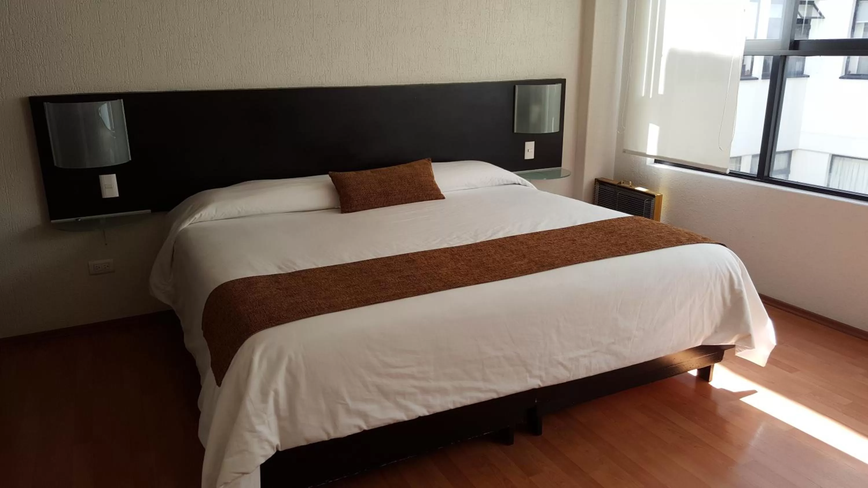 Bedroom, Bed in Grupo Kings Suites -Platon 436