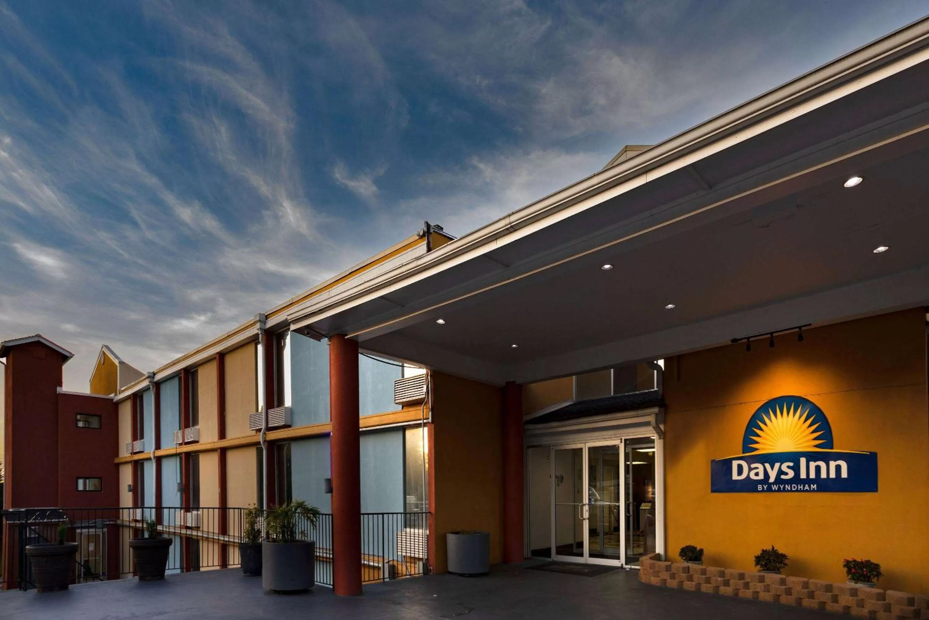 Property building in Days Inn by Wyndham Hartsfield Jackson Atlanta Airport West