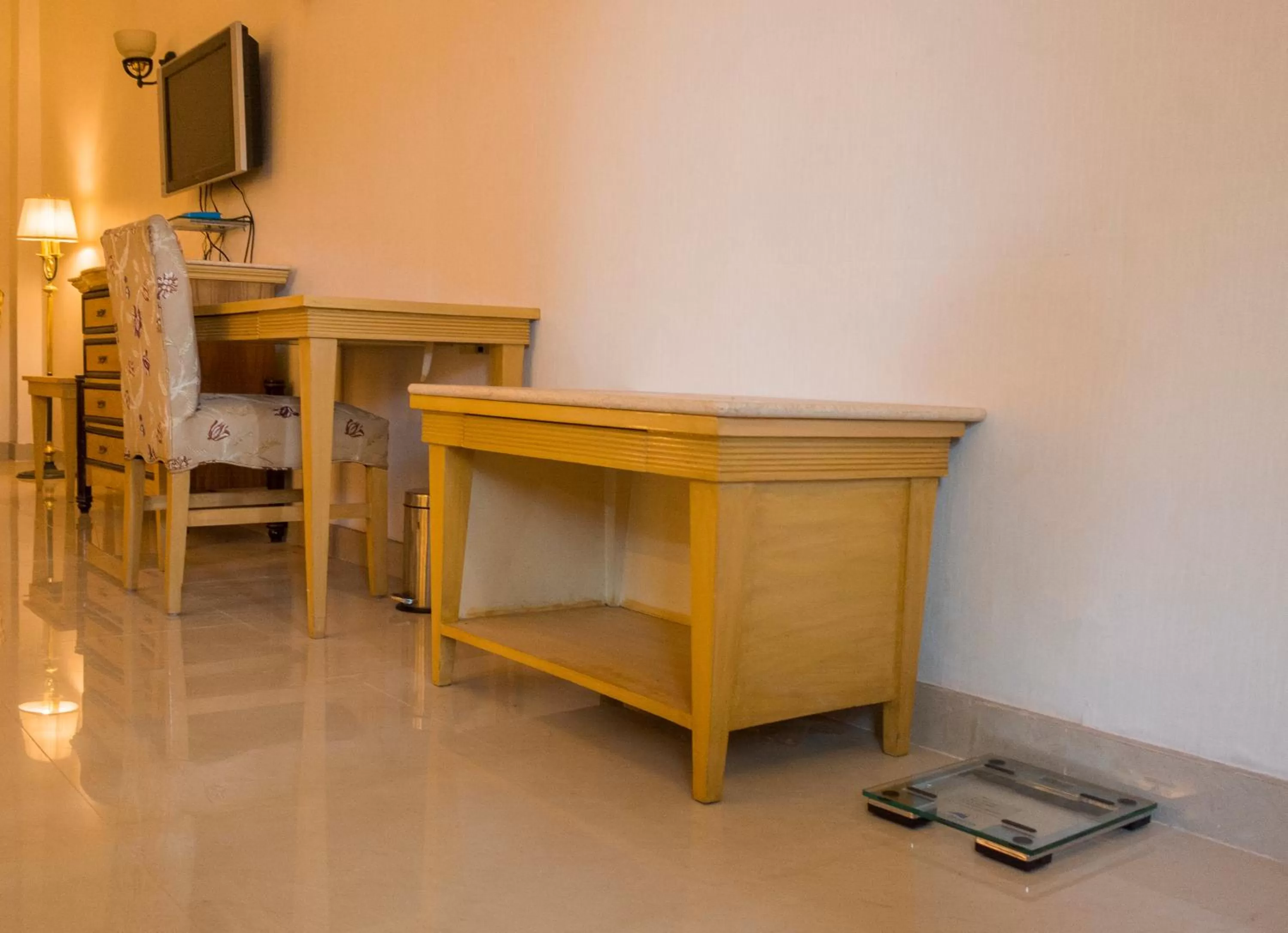 TV and multimedia in Mango Valley Resort Ganpatipule