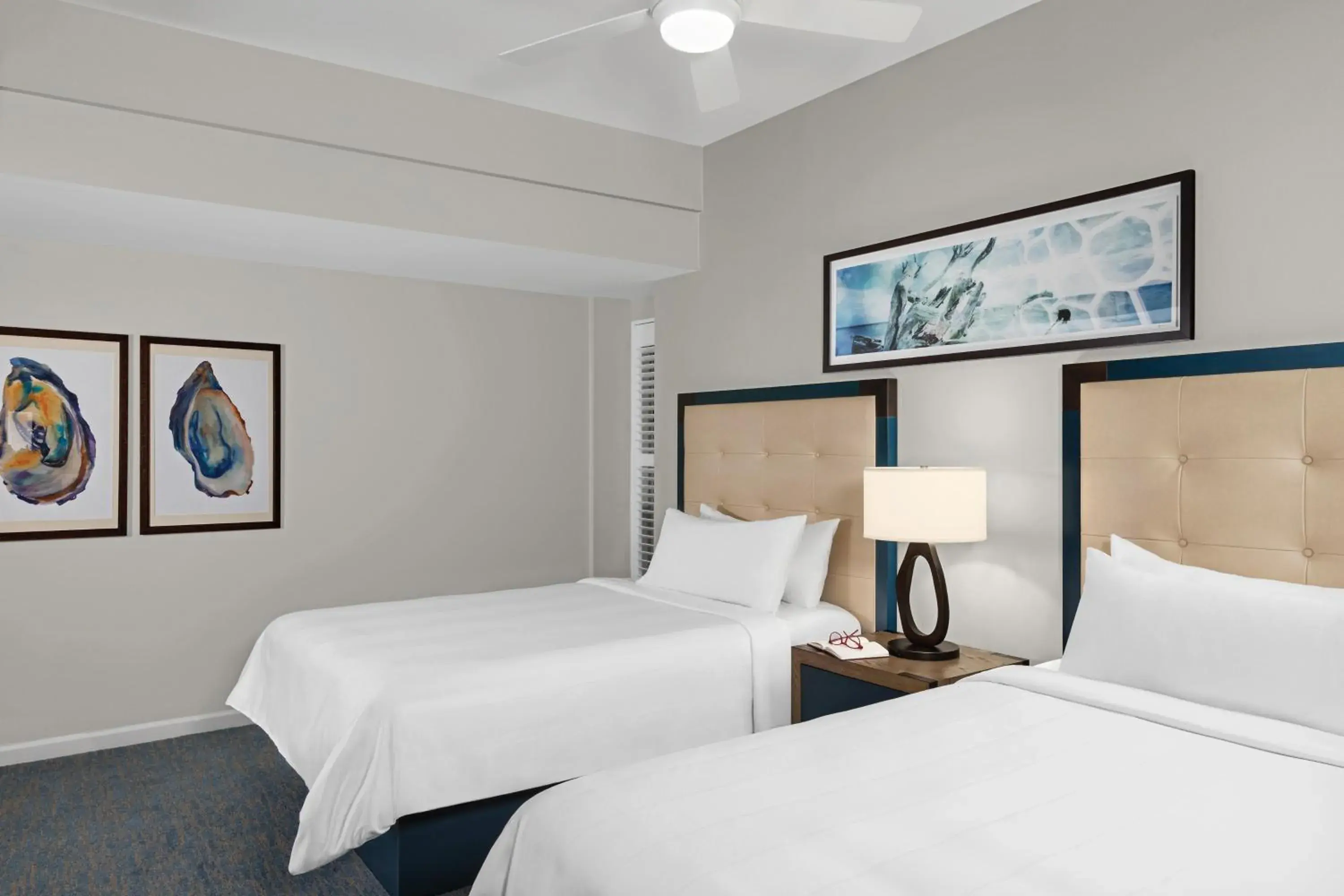 Bedroom, Bed in Marriott's Harbour Club