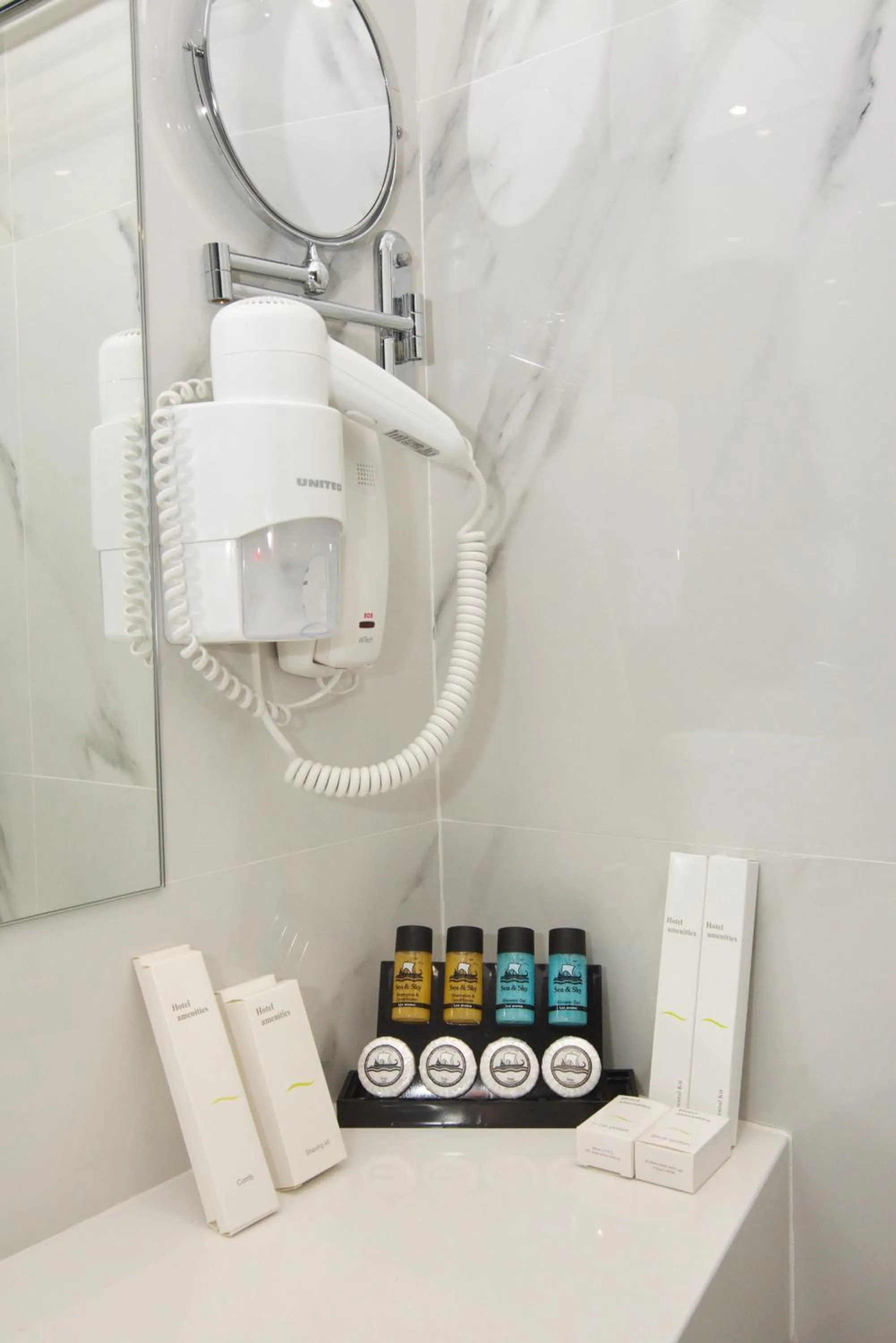 Bathroom in International Atene hotel