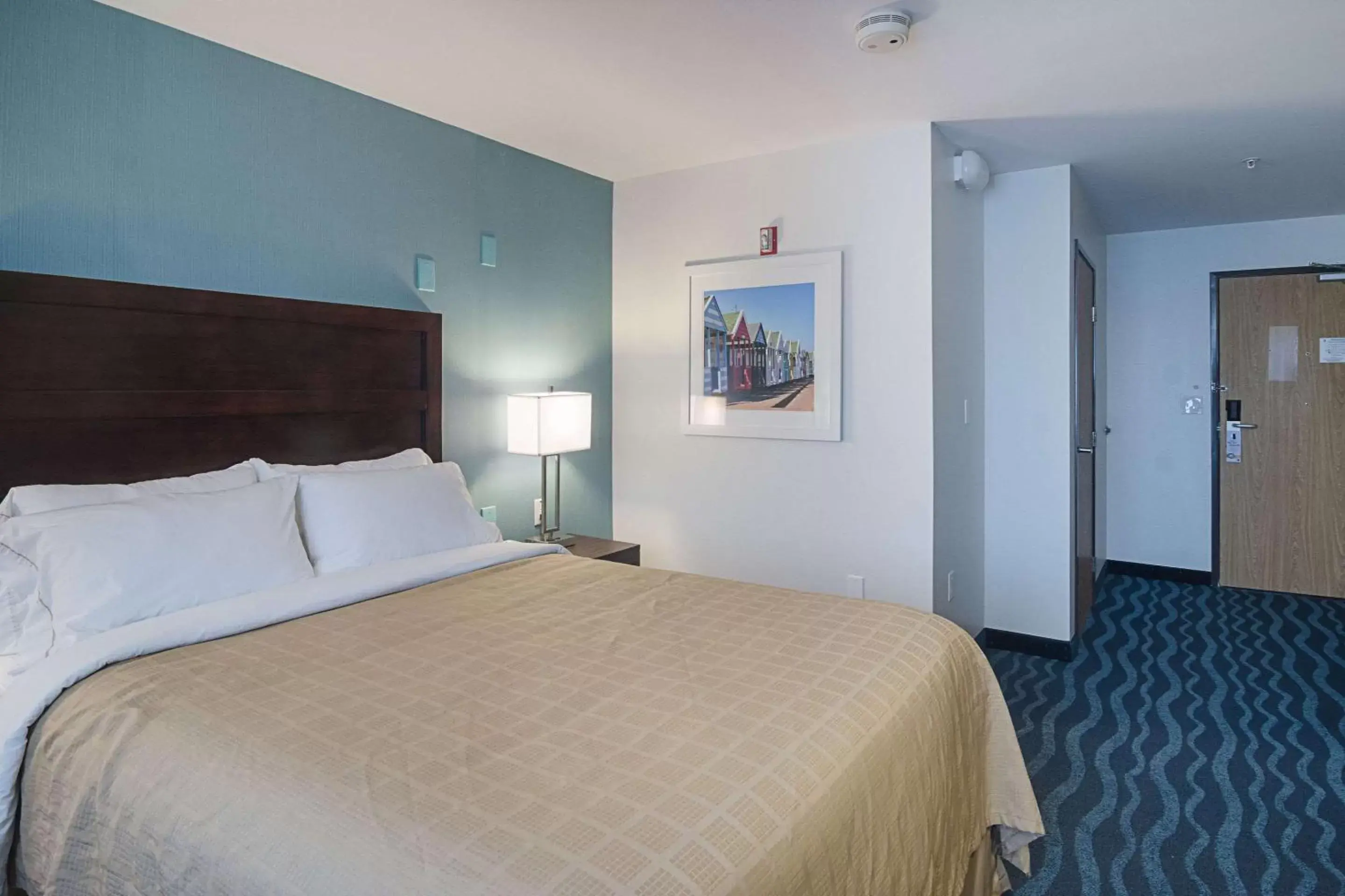 Photo of the whole room, Bed in Quality Inn Seaside Photo of the whole room, Bed in Quality Inn Seaside