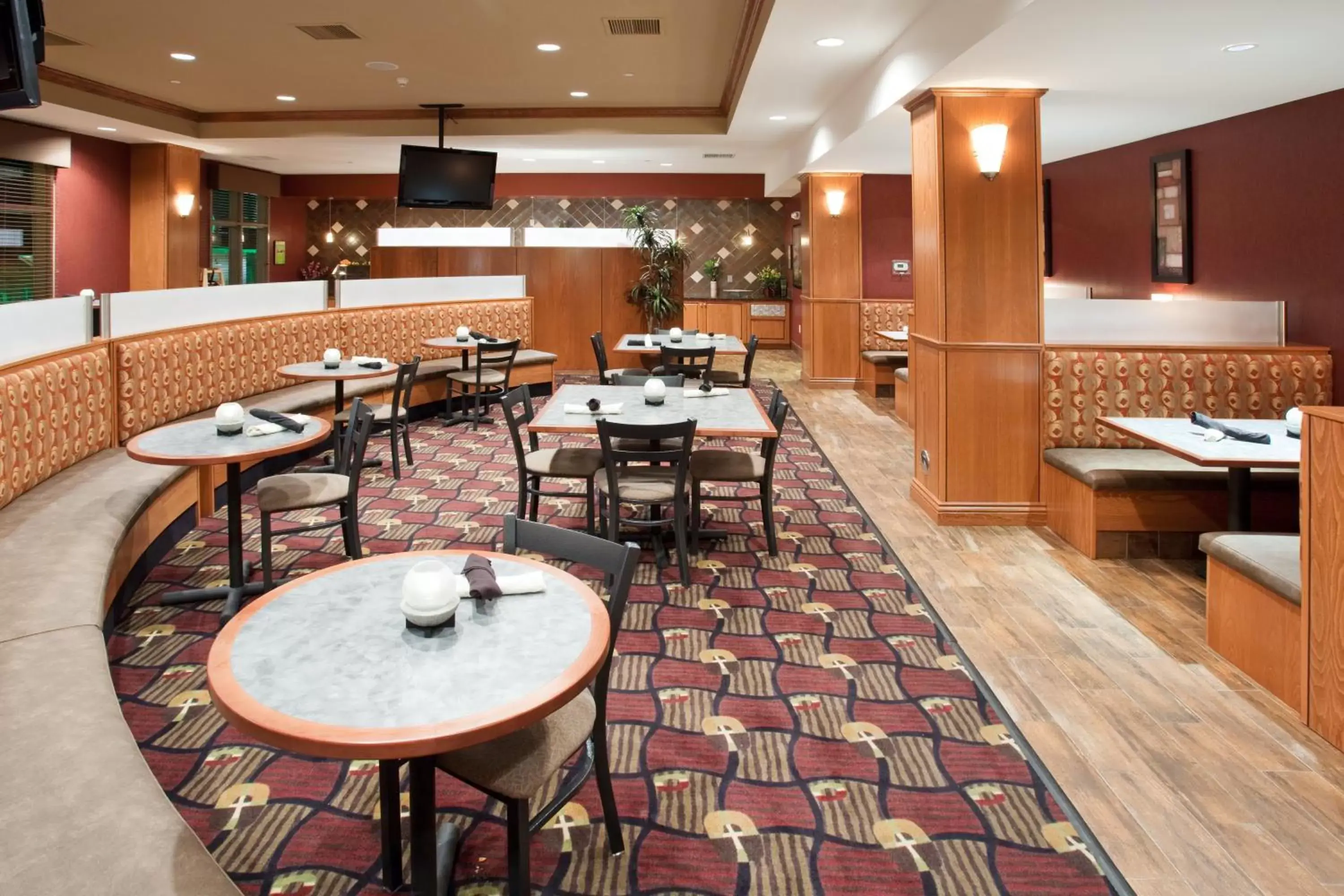 Restaurant/Places to Eat in Holiday Inn Hotel & Suites Grand Junction-Airport, an IHG Hotel